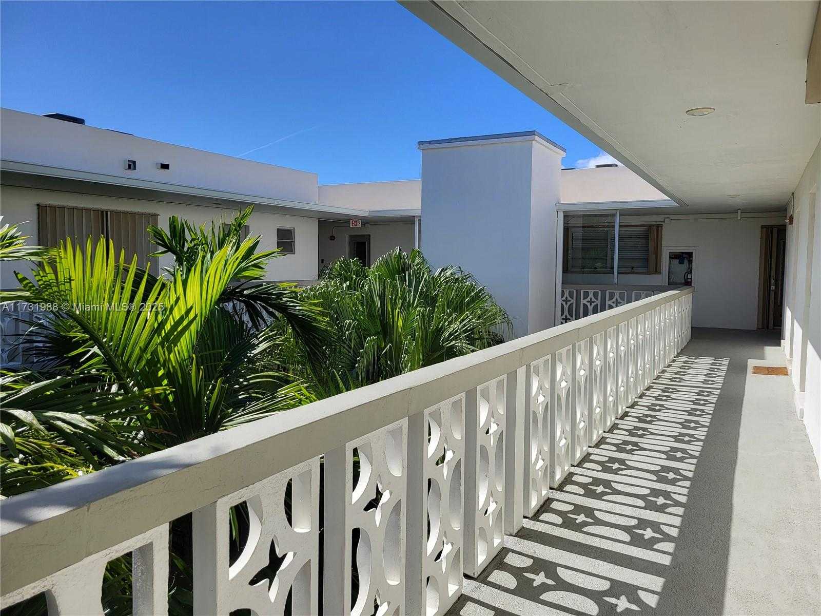 Small Image of 9700 EAST BAY HARBOR DR #506, Bay Harbor Islands Number 8