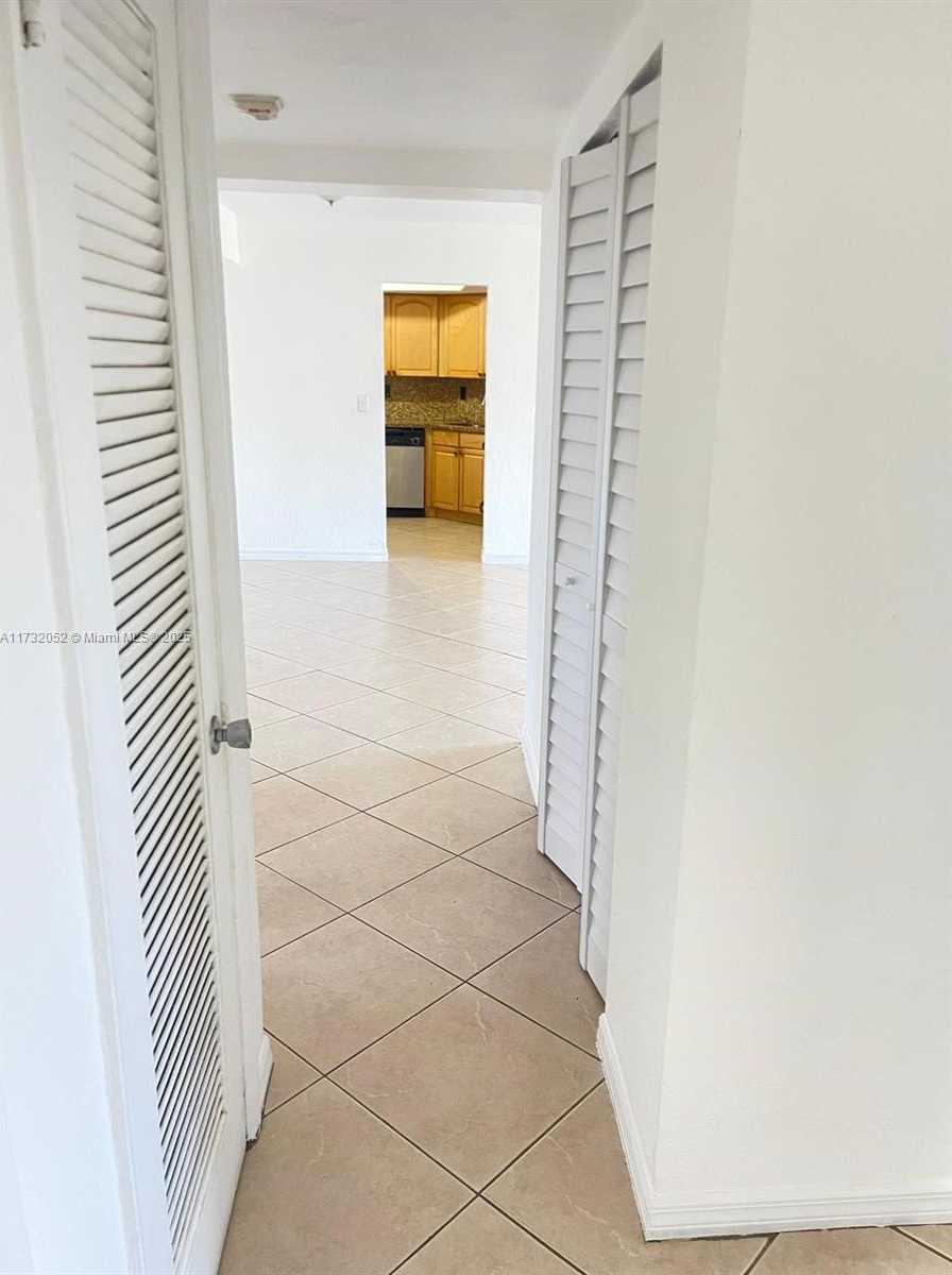 Small Image of 7410 #K202, Miami Number 11