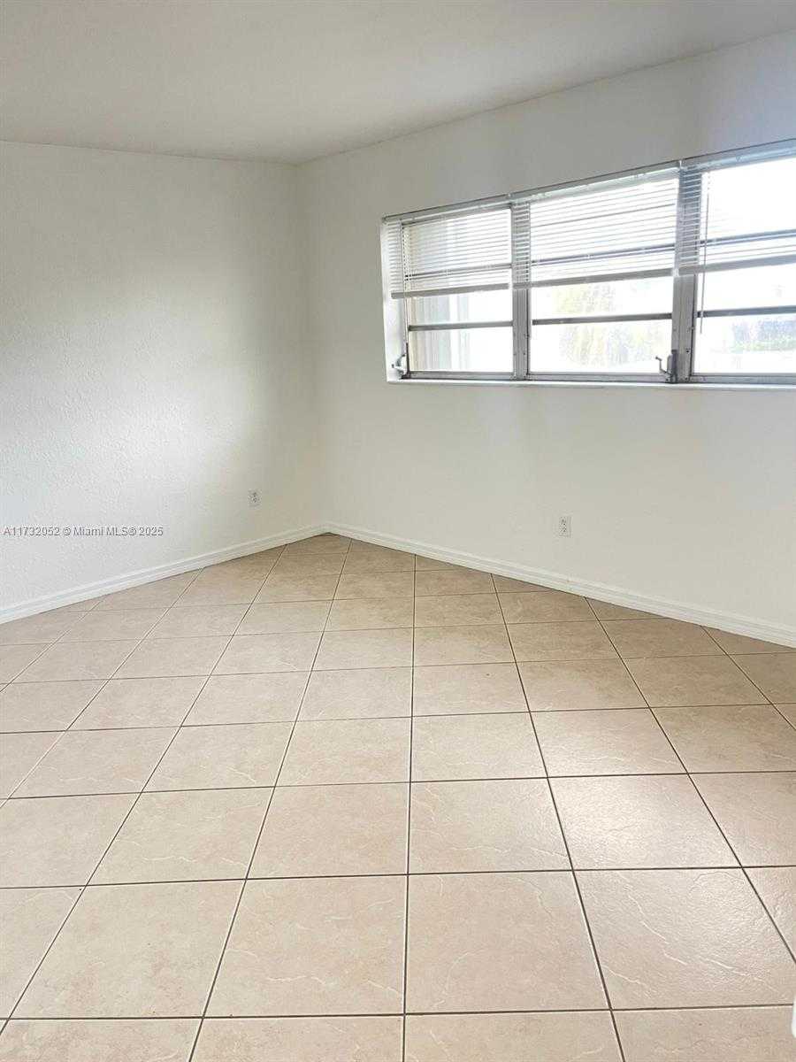 Small Image of 7410 #K202, Miami Number 5