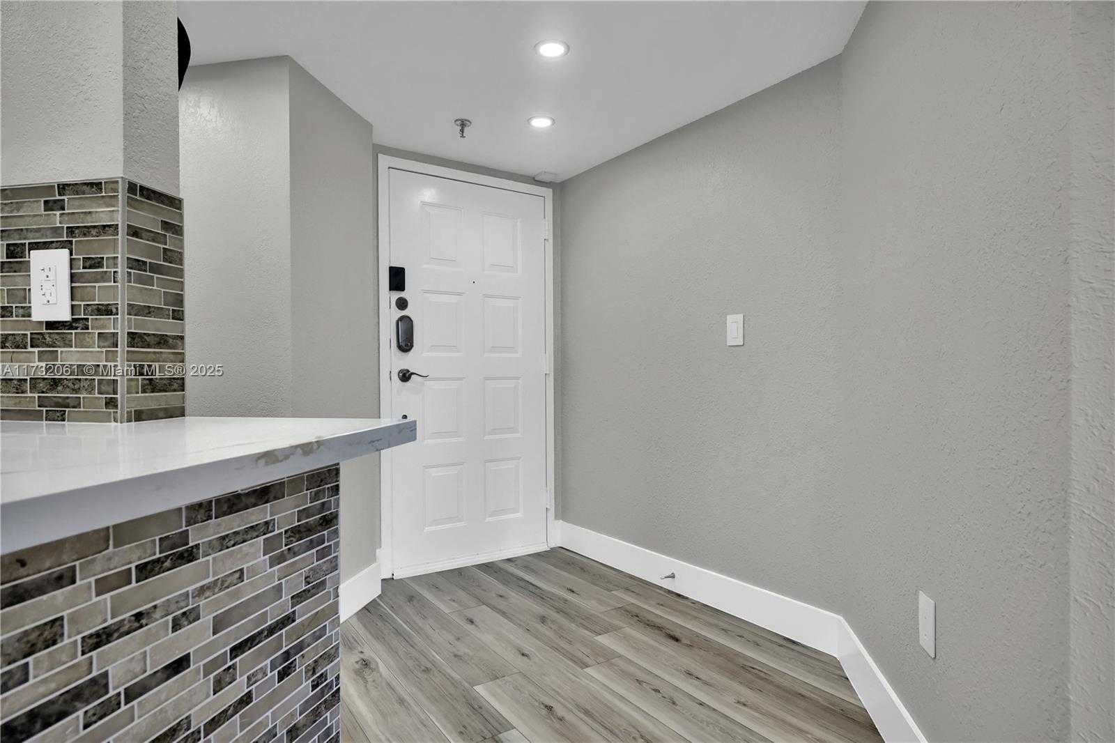 Small Image of 5880 COLLINS AVE #403, Miami Beach Number 20