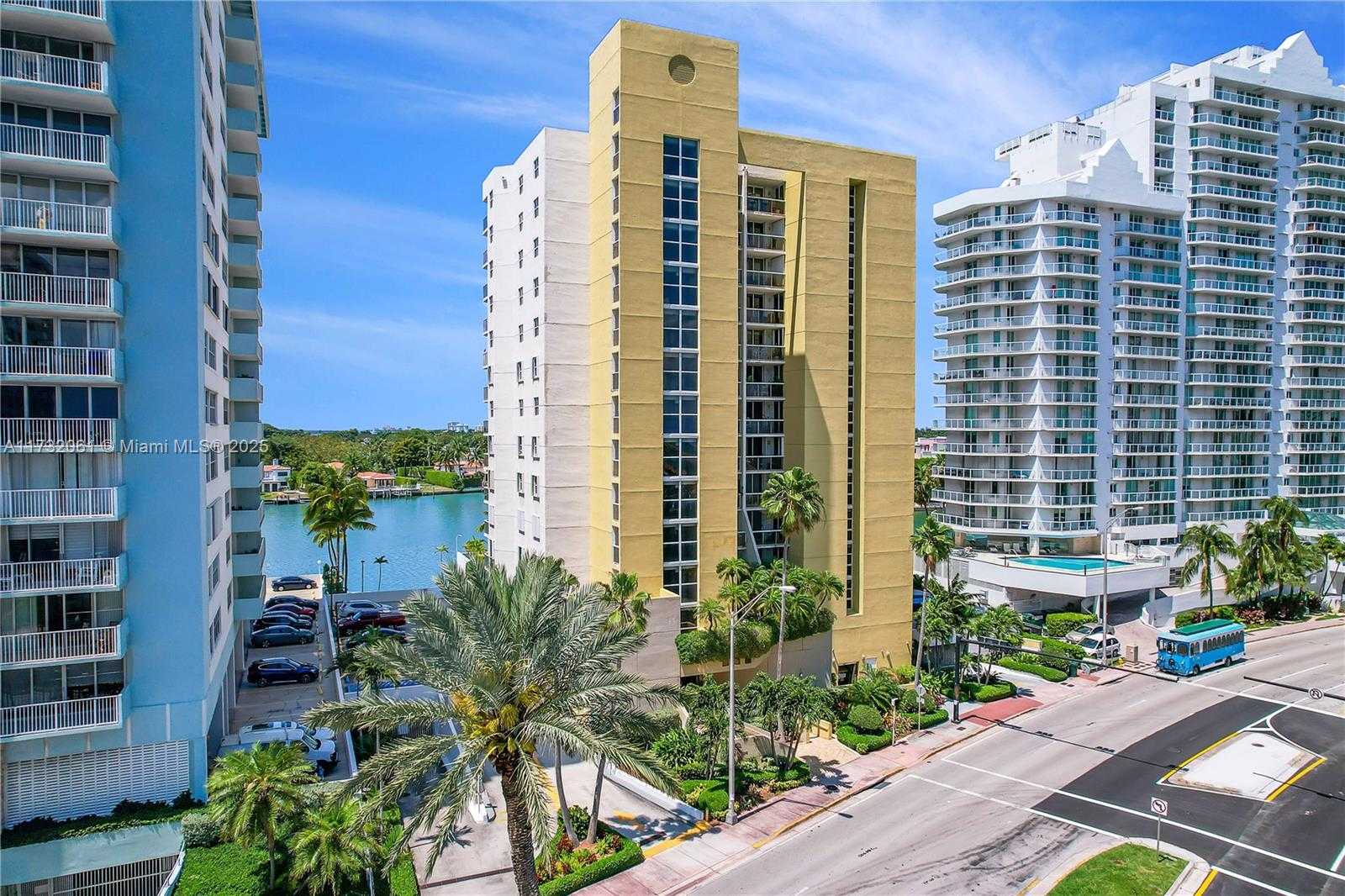 Small Image of 5880 COLLINS AVE #403, Miami Beach Number 22