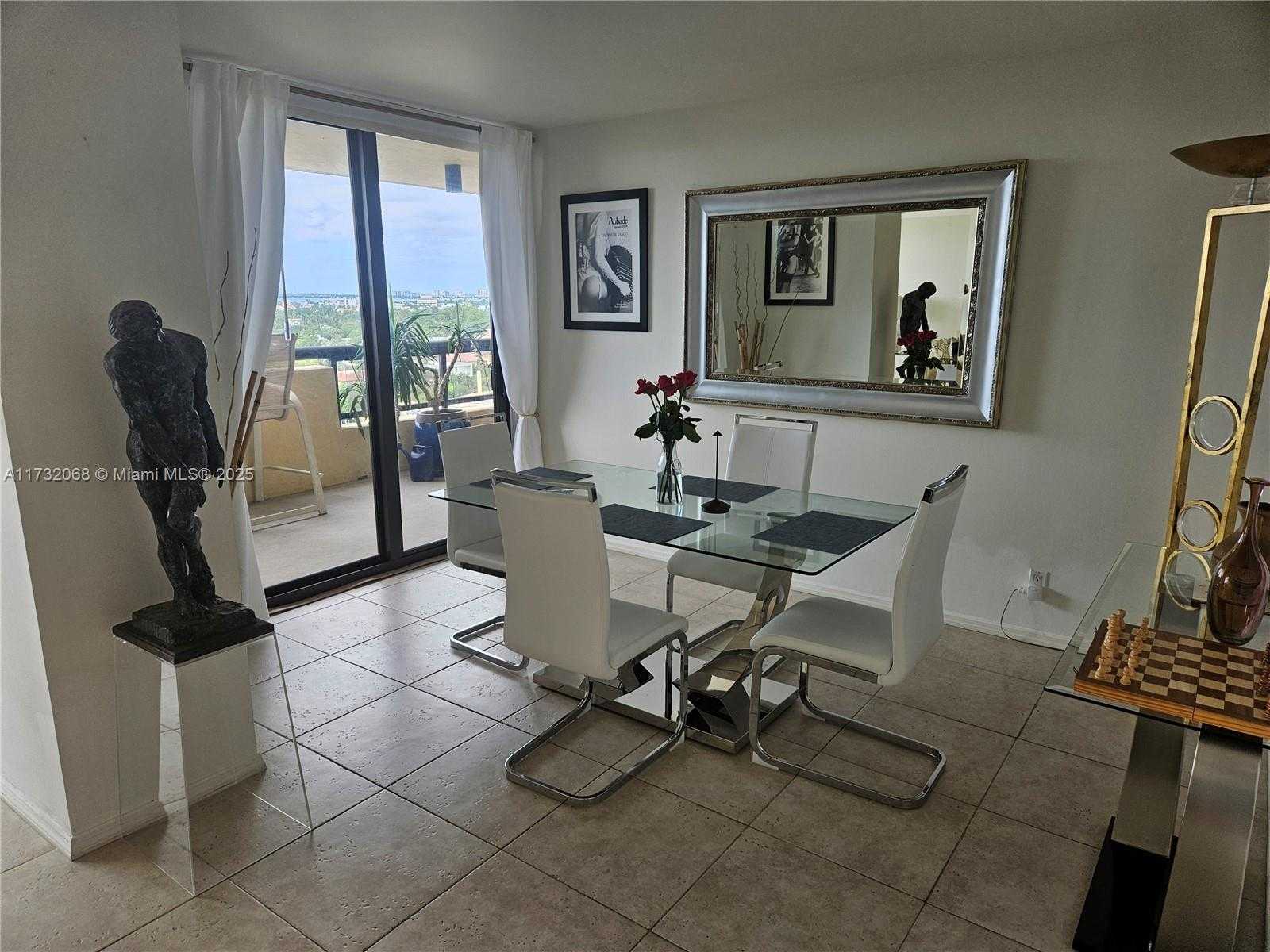 Small Image of 2555 COLLINS AVE #1508, Miami Beach Number 12
