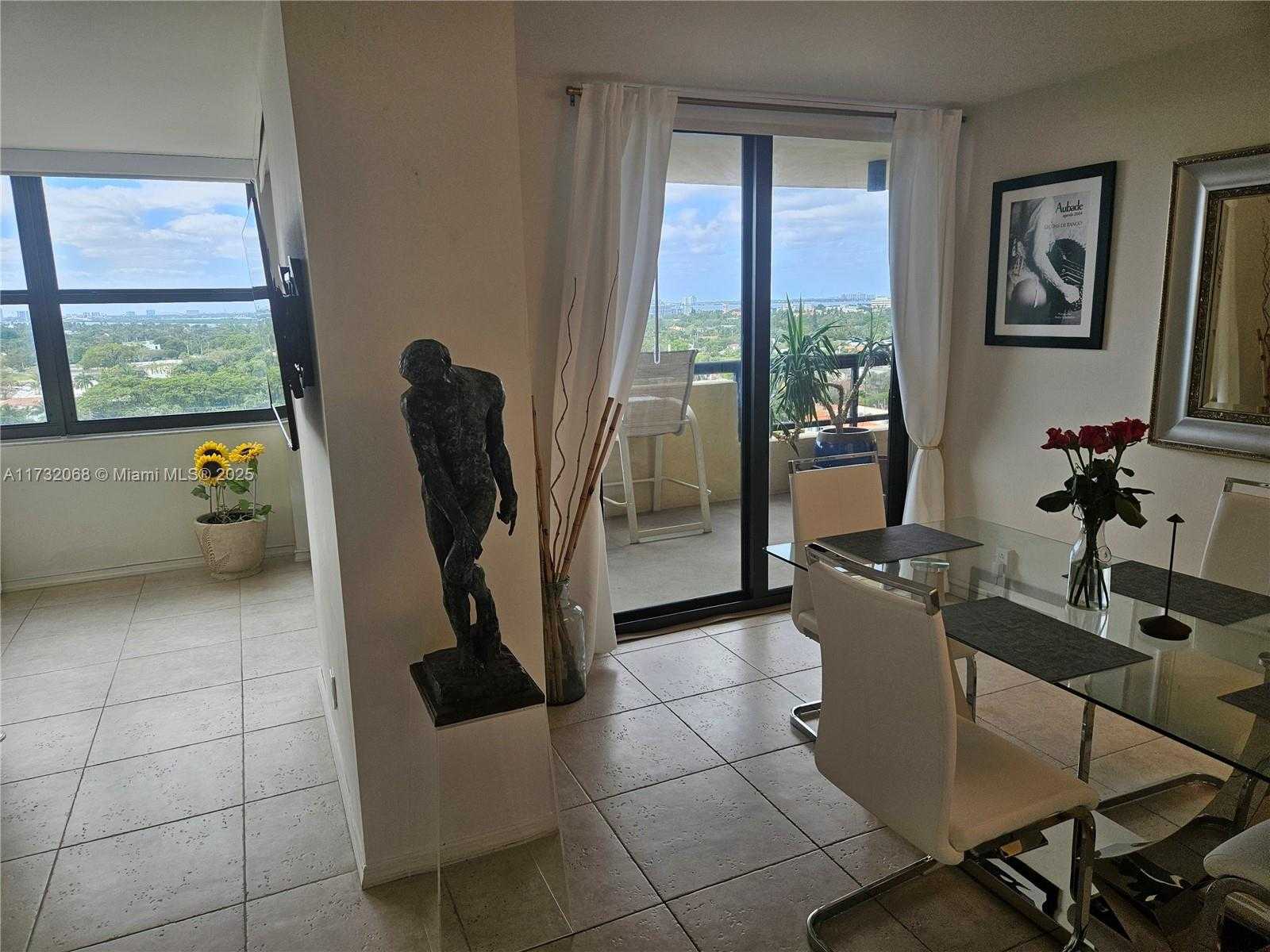 Small Image of 2555 COLLINS AVE #1508, Miami Beach Number 14