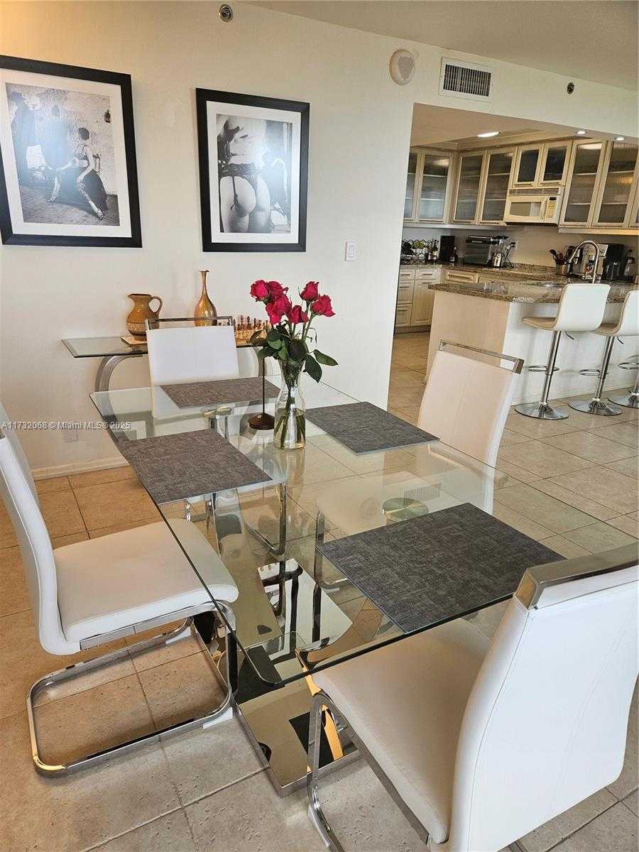 Small Image of 2555 COLLINS AVE #1508, Miami Beach Number 15