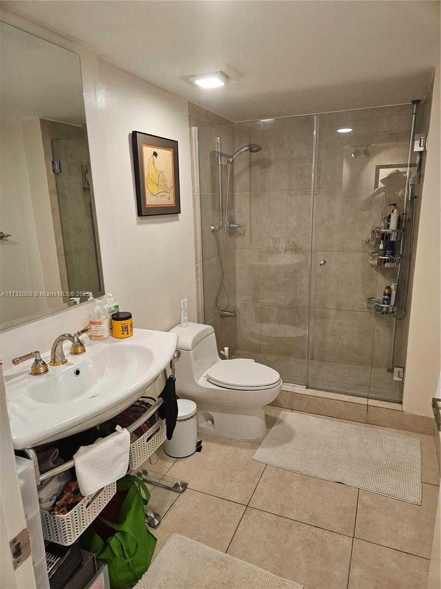 Small Image of 2555 COLLINS AVE #1508, Miami Beach Number 21