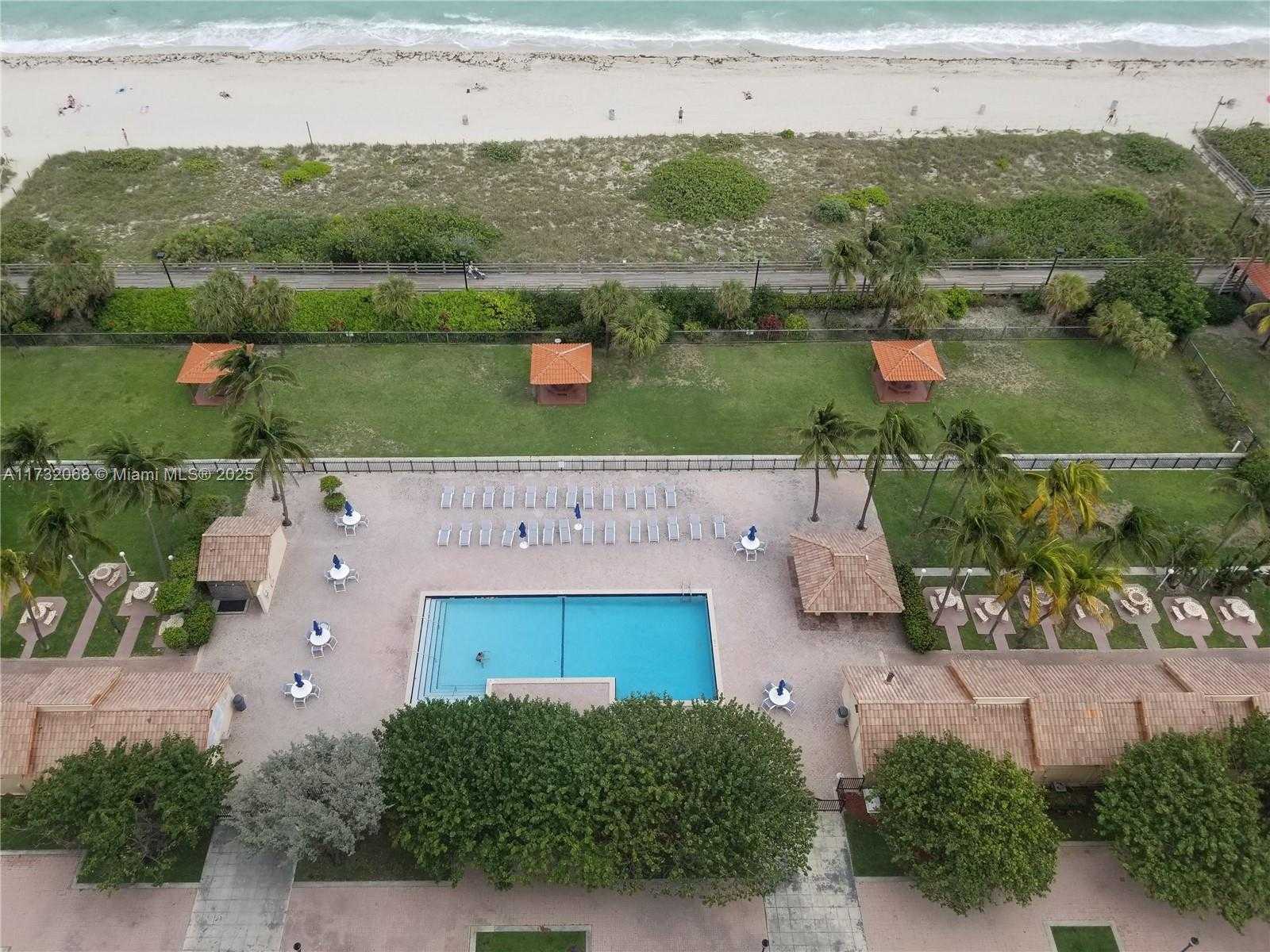 Small Image of 2555 COLLINS AVE #1508, Miami Beach Number 30