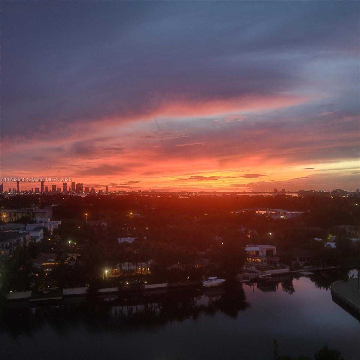 Small Image of 2555 COLLINS AVE #1508, Miami Beach Number 34