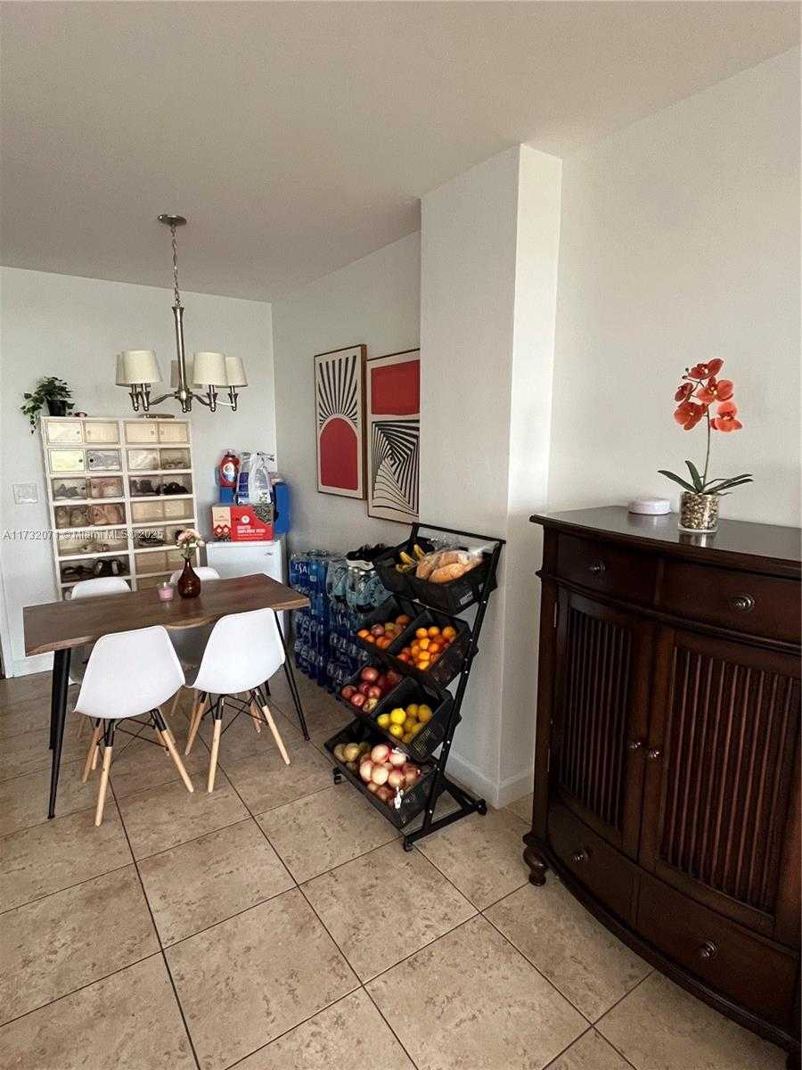 Small Image of 7441 WAYNE AVE #2H, Miami Beach Number 10