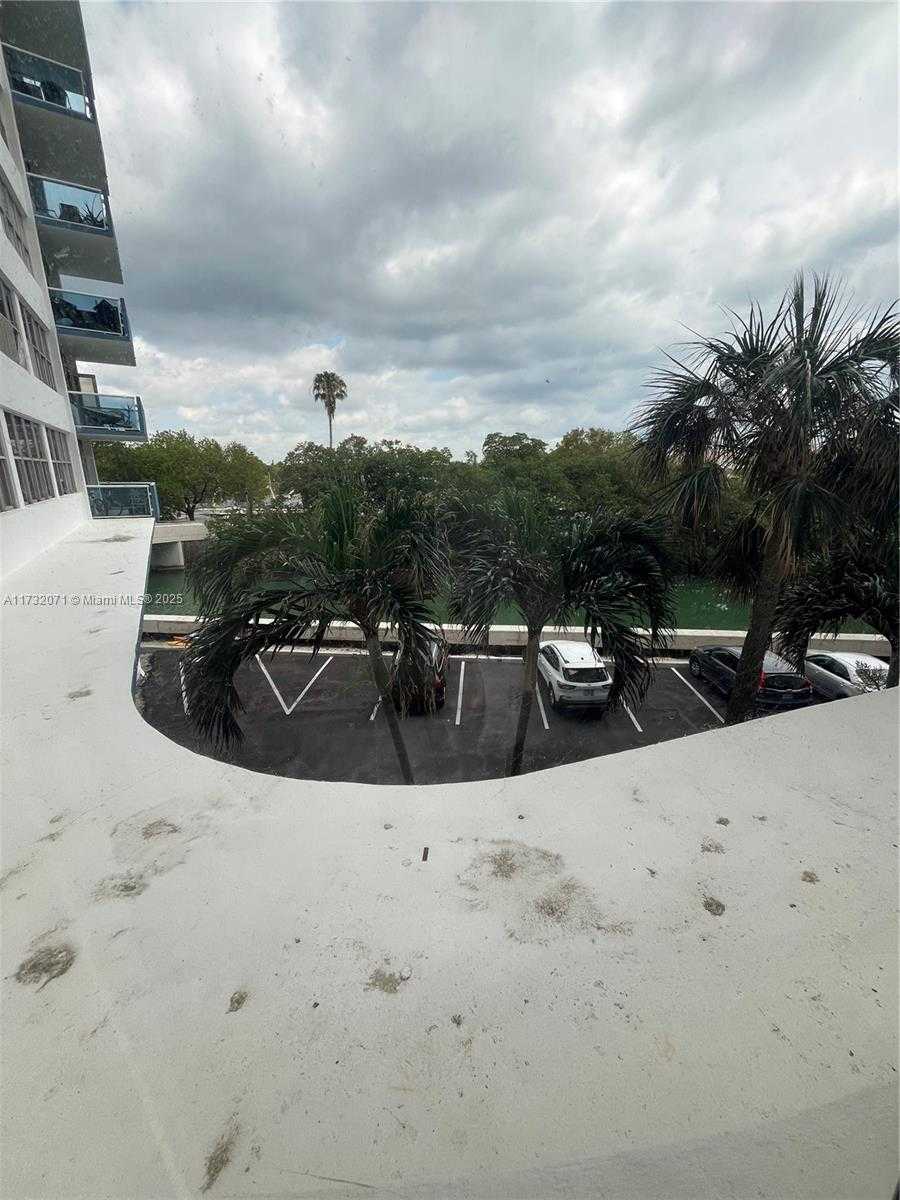 Small Image of 7441 WAYNE AVE #2H, Miami Beach Number 12