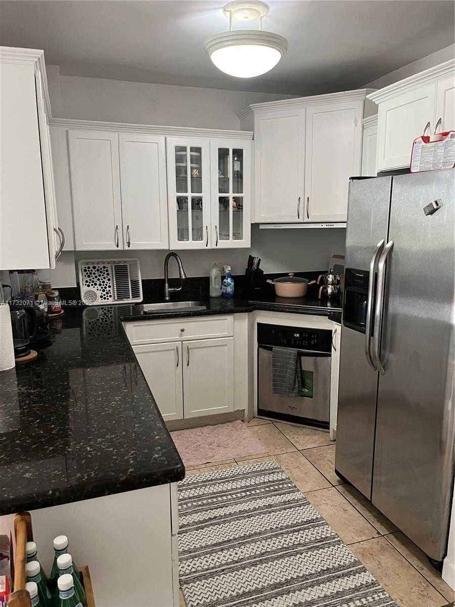 Small Image of 7441 WAYNE AVE #2H, Miami Beach Number 9