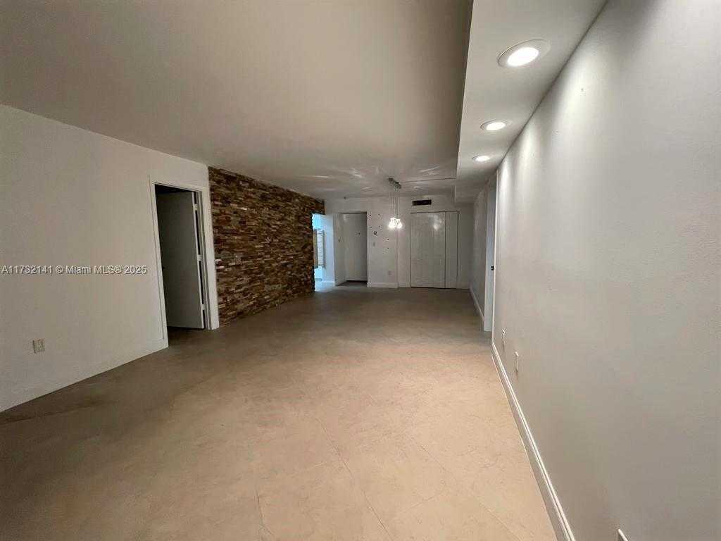 Small Image of 3701 NORTH COUNTRY CLUB DR #502, Aventura Number 19