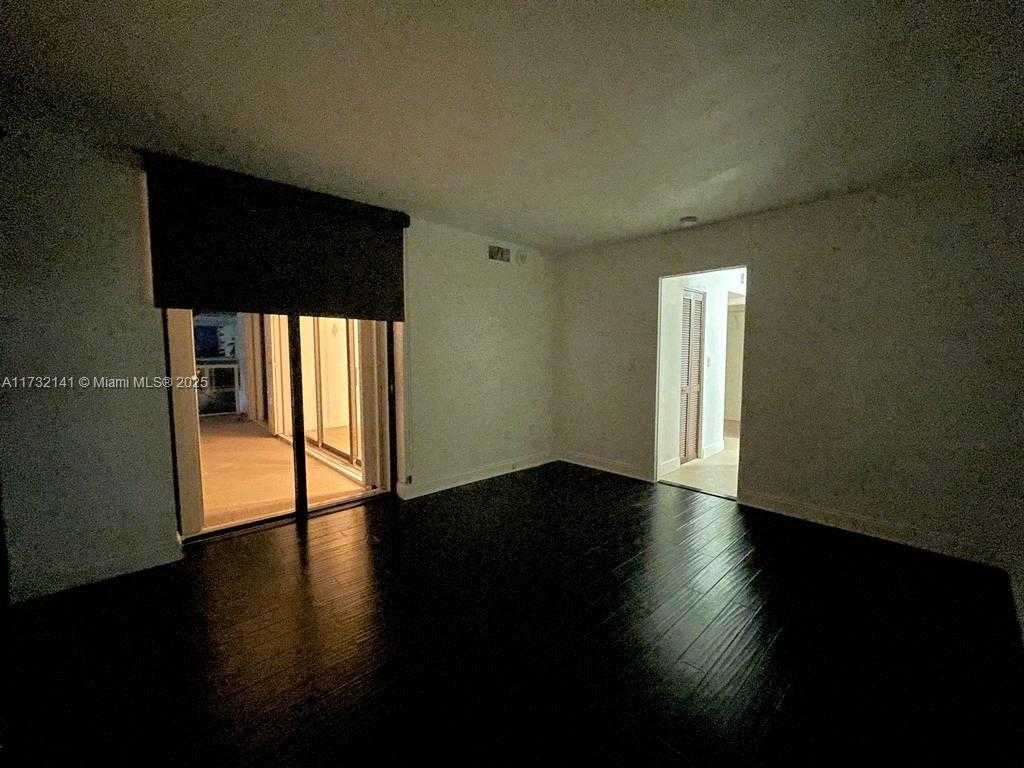 Small Image of 3701 NORTH COUNTRY CLUB DR #502, Aventura Number 7