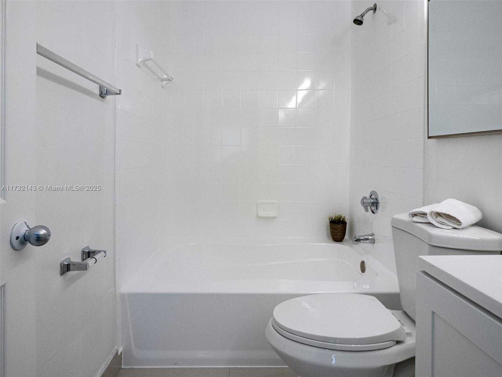Small Image of 2280 EAST PRESERVE WAY #303, Miramar Number 29