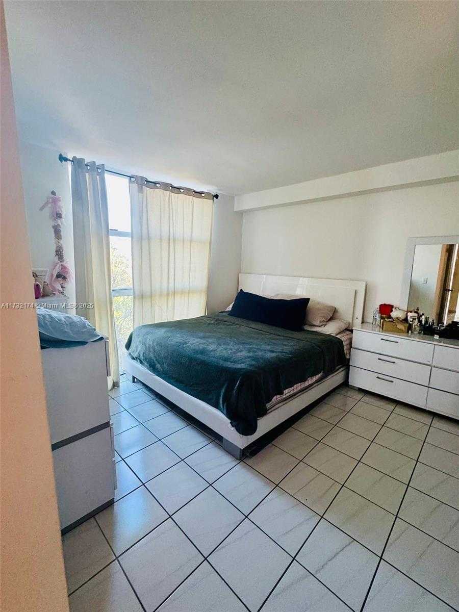 Small Image of 11780 SOUTH WEST 18TH ST #510-2, Miami Number 4
