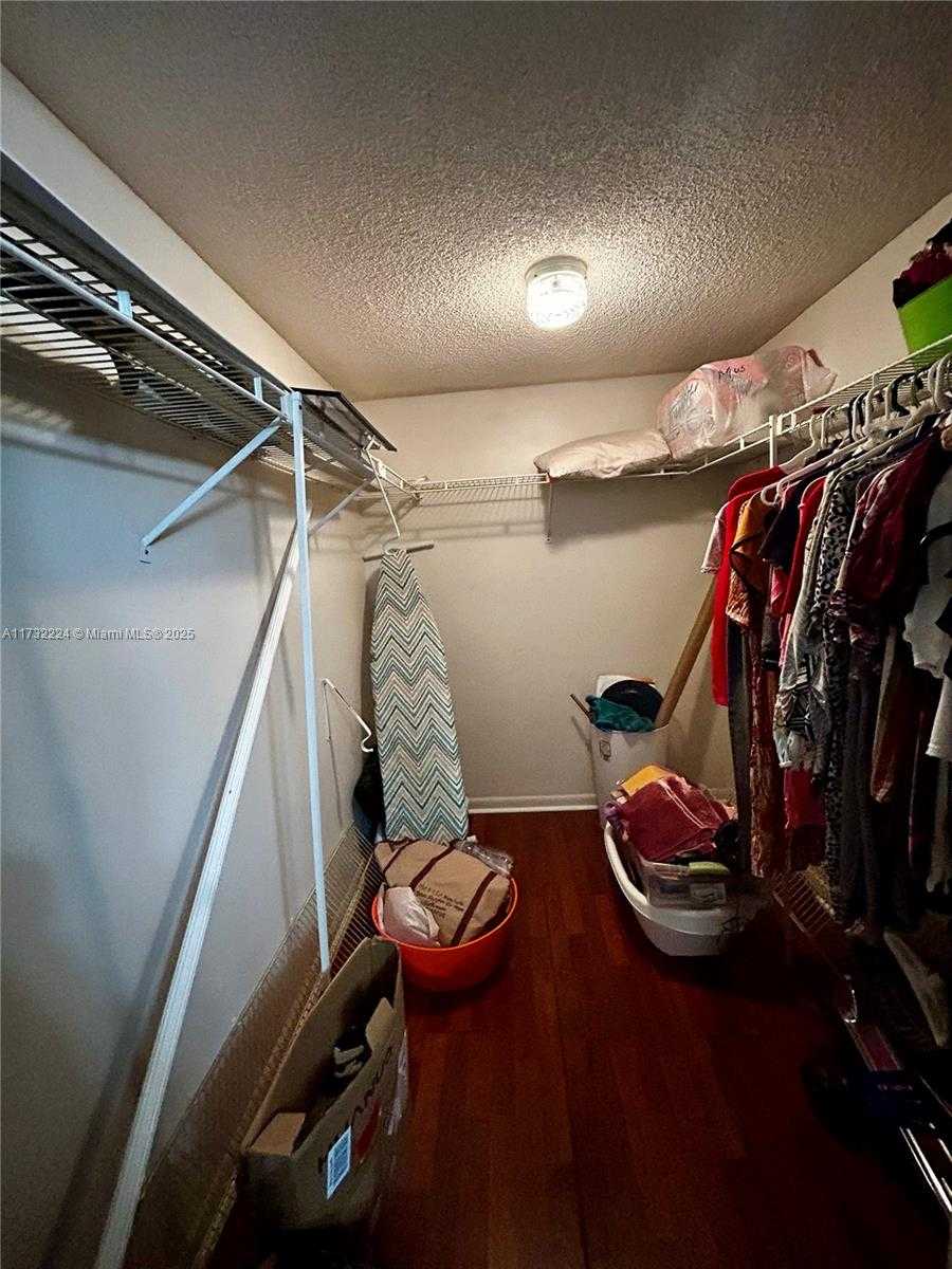 Imagen de Pequeño Objeto
