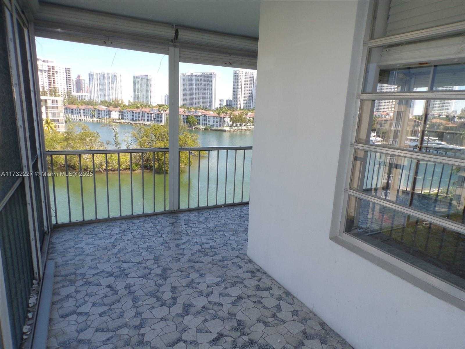 Small Image of 3030 MARCOS DR #T601, Aventura Number 11