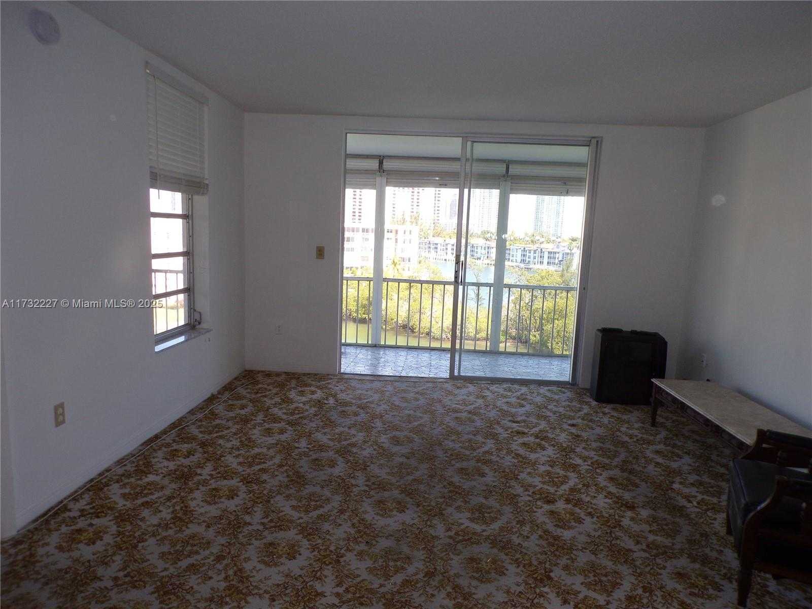 Small Image of 3030 MARCOS DR #T601, Aventura Number 13