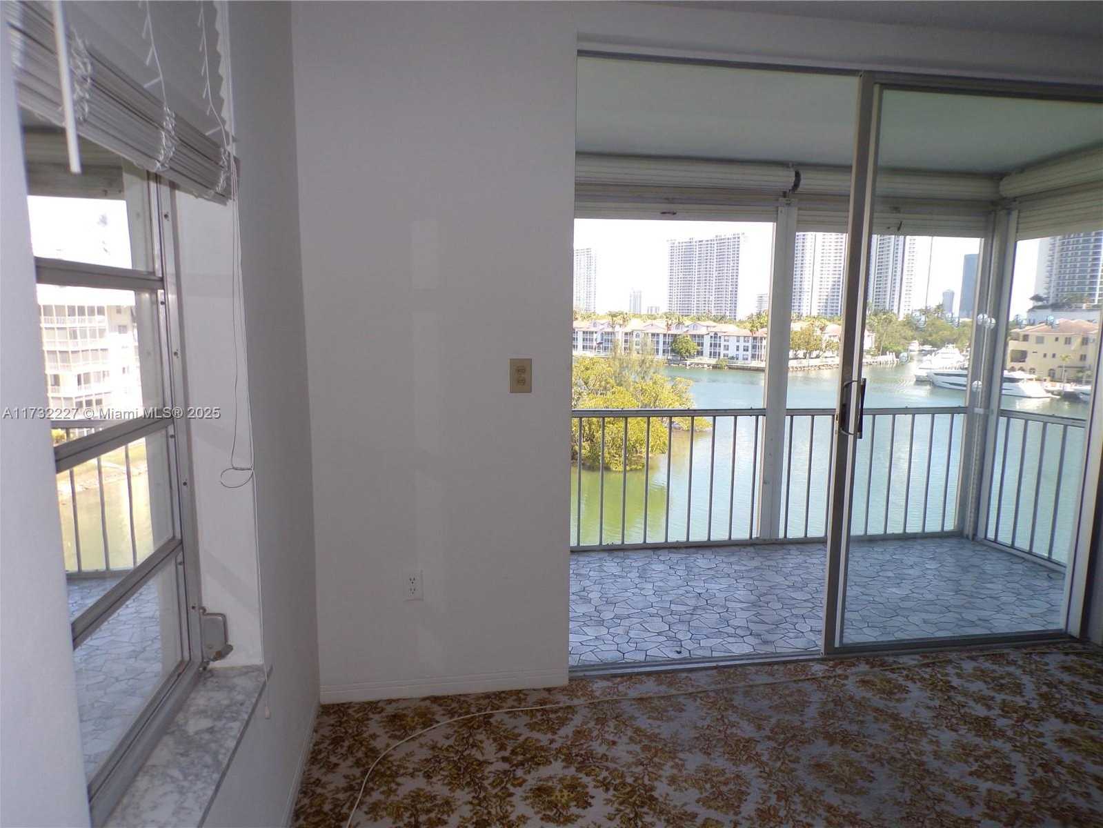 Small Image of 3030 MARCOS DR #T601, Aventura Number 16