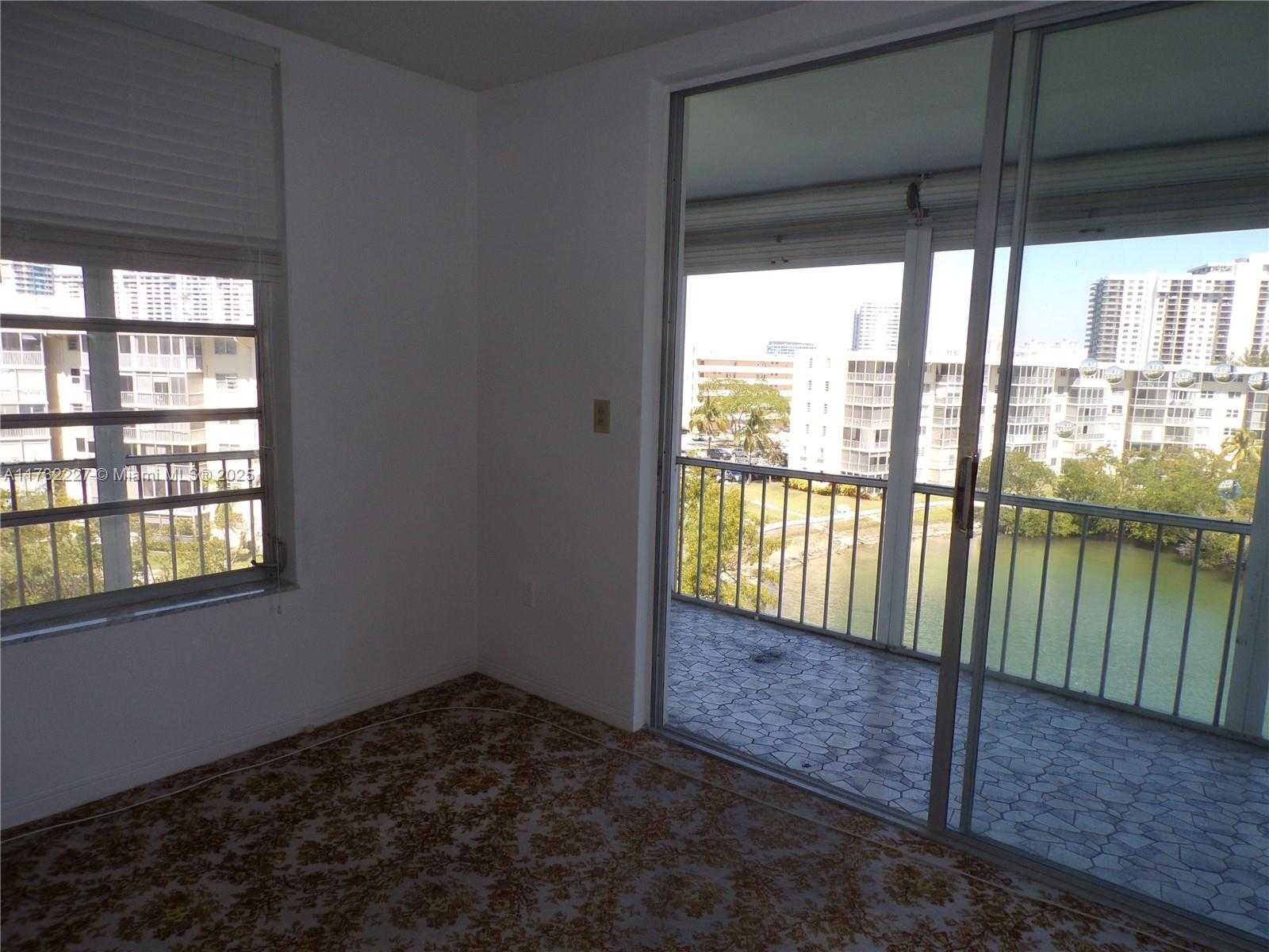 Small Image of 3030 MARCOS DR #T601, Aventura Number 17