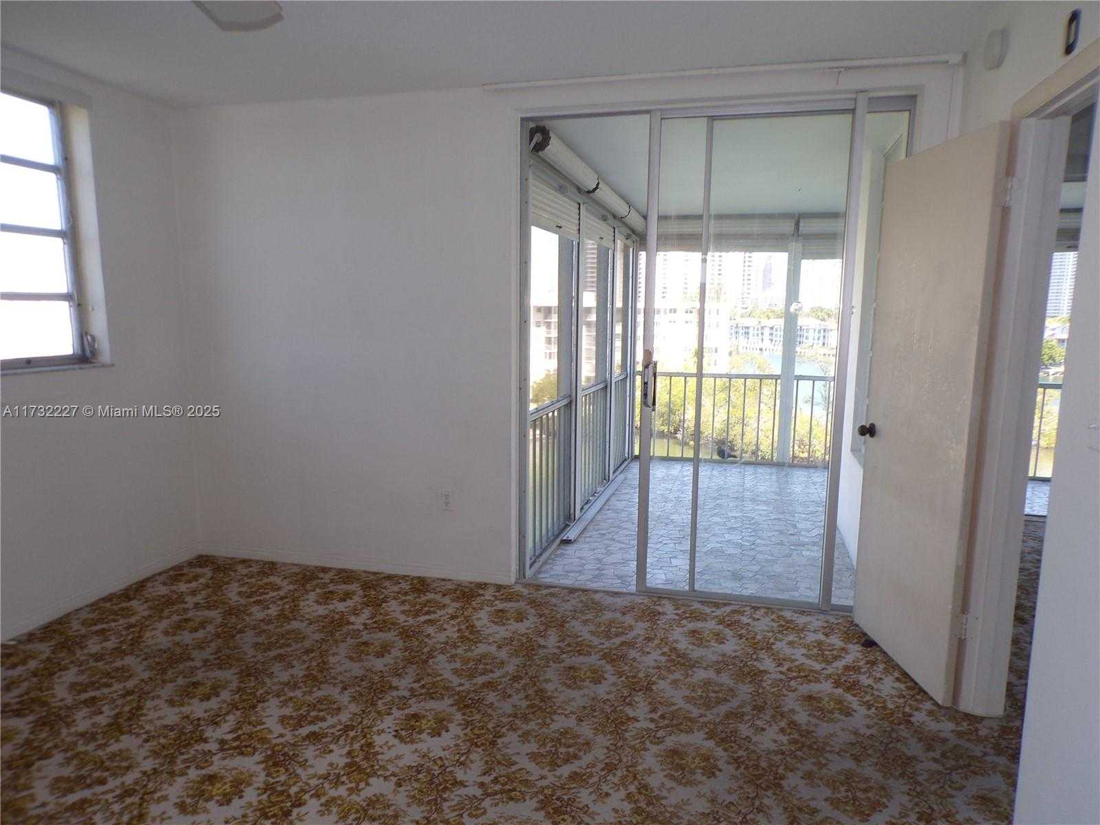 Small Image of 3030 MARCOS DR #T601, Aventura Number 19
