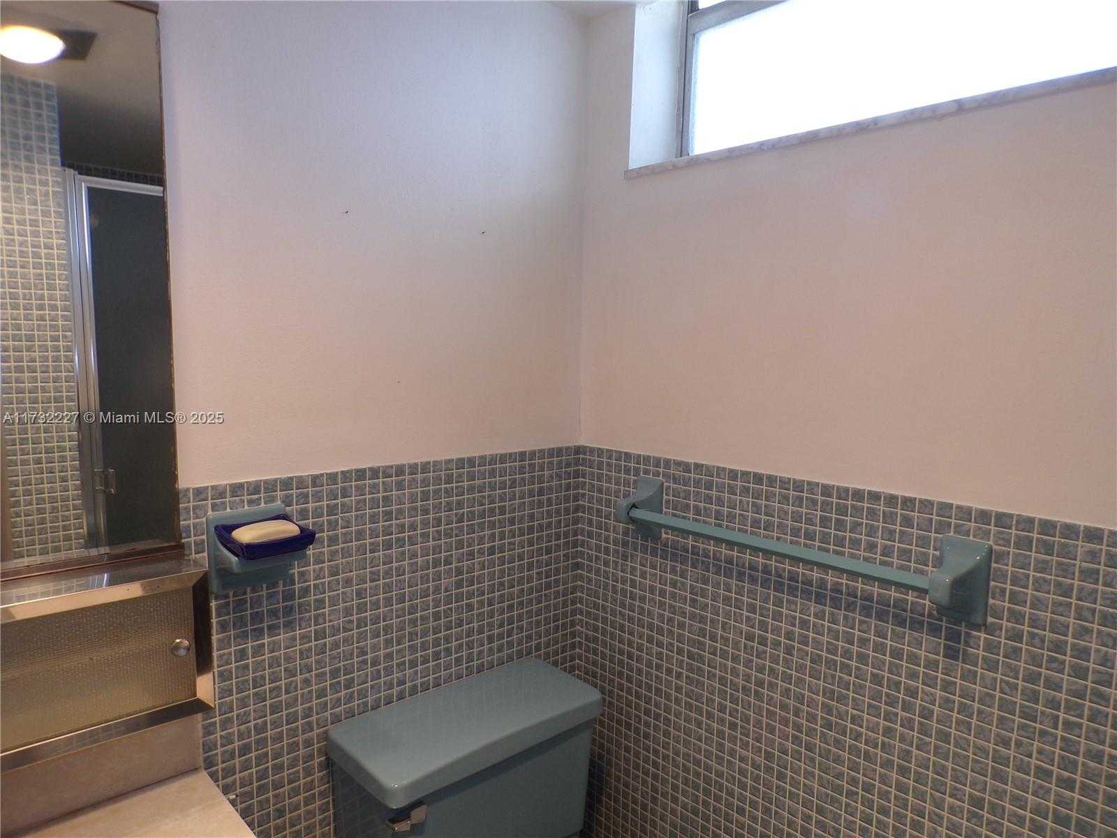 Small Image of 3030 MARCOS DR #T601, Aventura Number 26