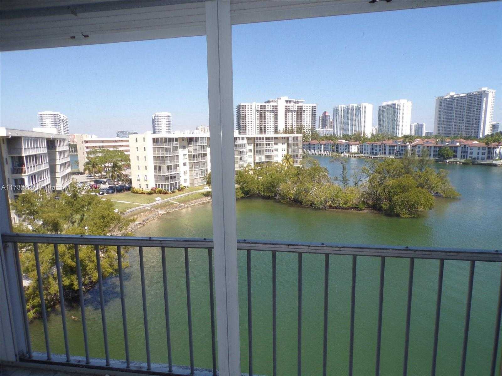 Small Image of 3030 MARCOS DR #T601, Aventura Number 3