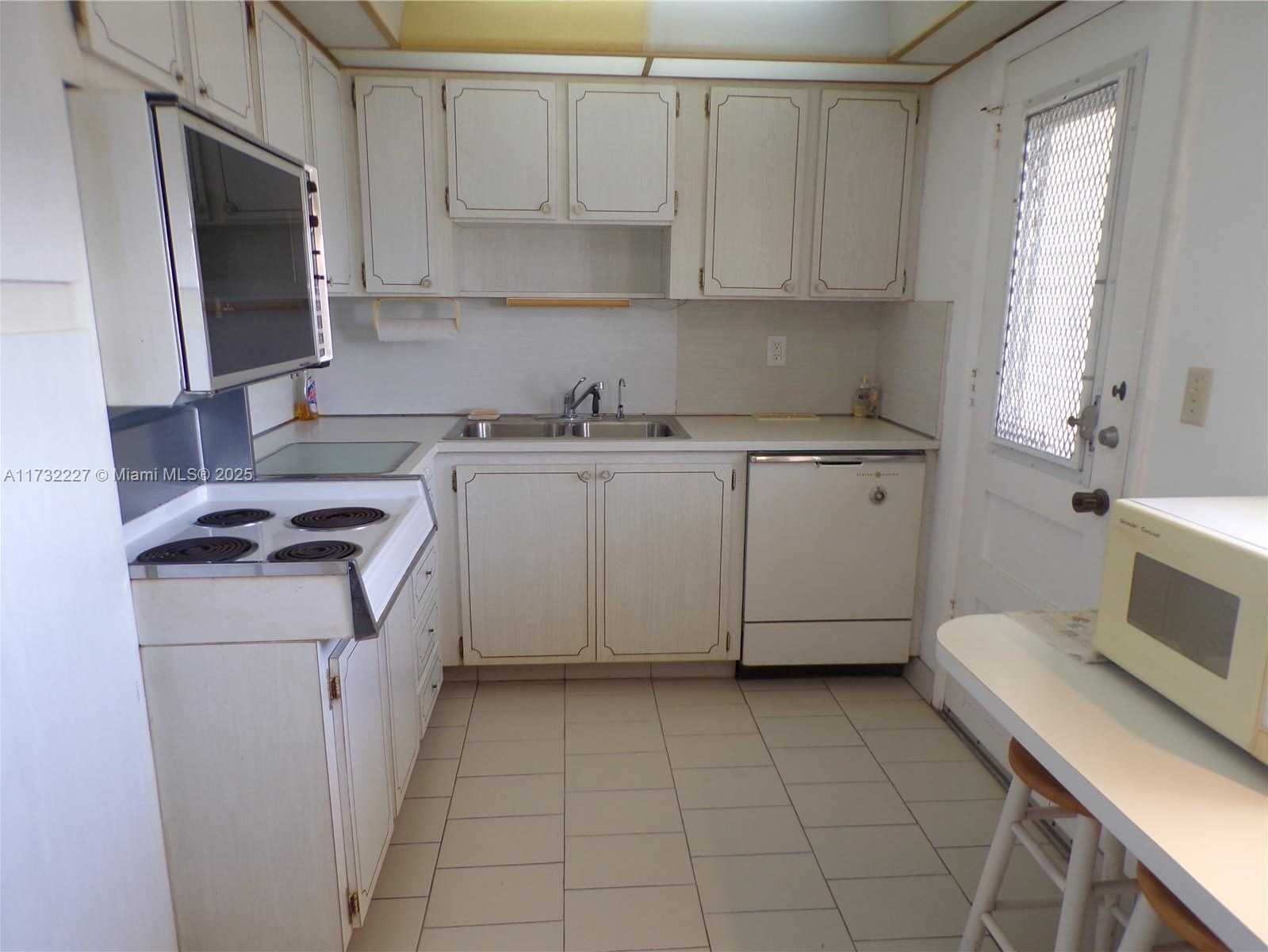 Small Image of 3030 MARCOS DR #T601, Aventura Number 31
