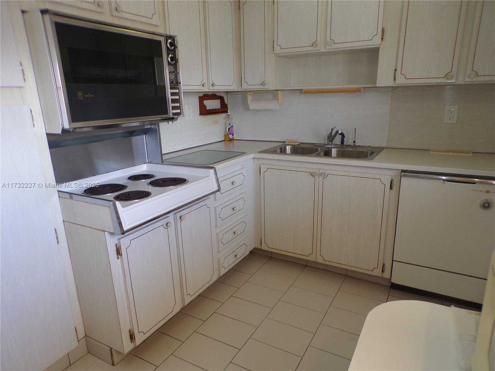 Small Image of 3030 MARCOS DR #T601, Aventura Number 33