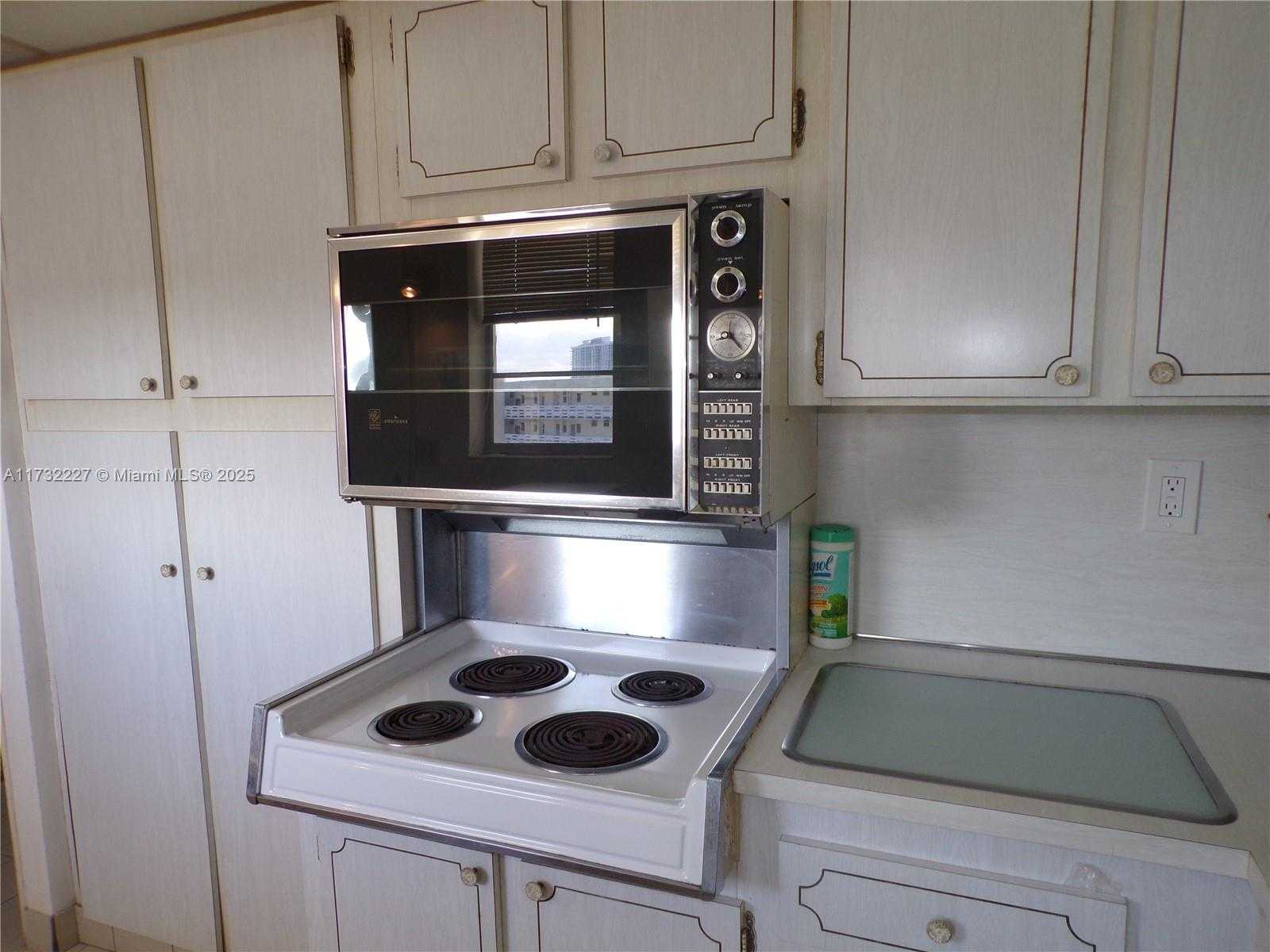 Small Image of 3030 MARCOS DR #T601, Aventura Number 34