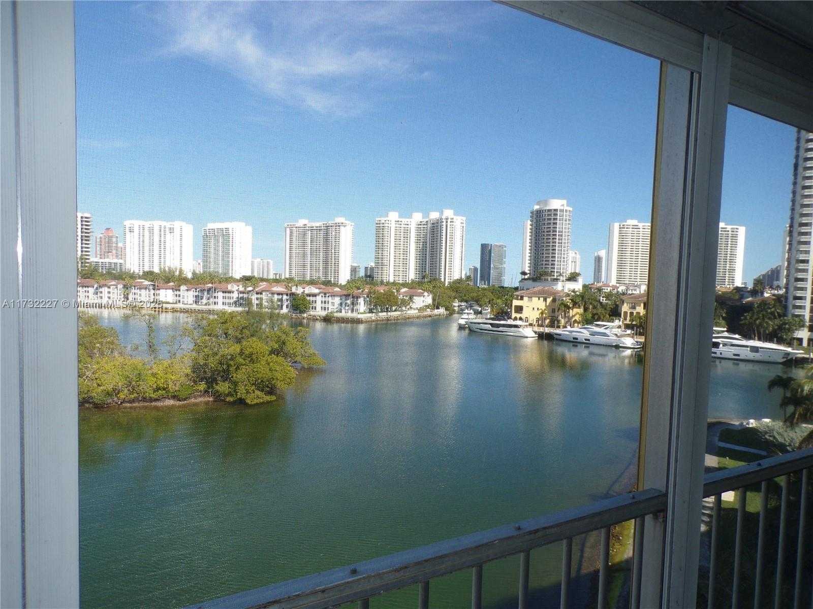Small Image of 3030 MARCOS DR #T601, Aventura Number 4