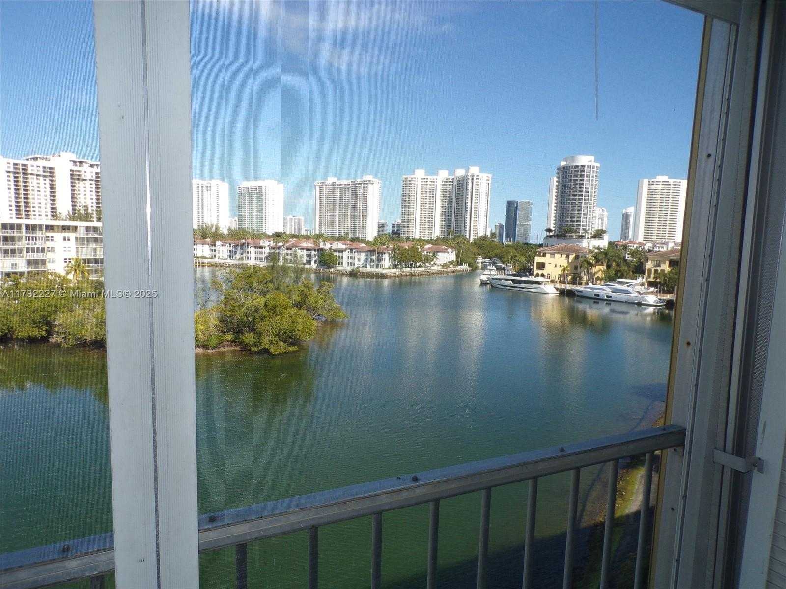 Small Image of 3030 MARCOS DR #T601, Aventura Number 5