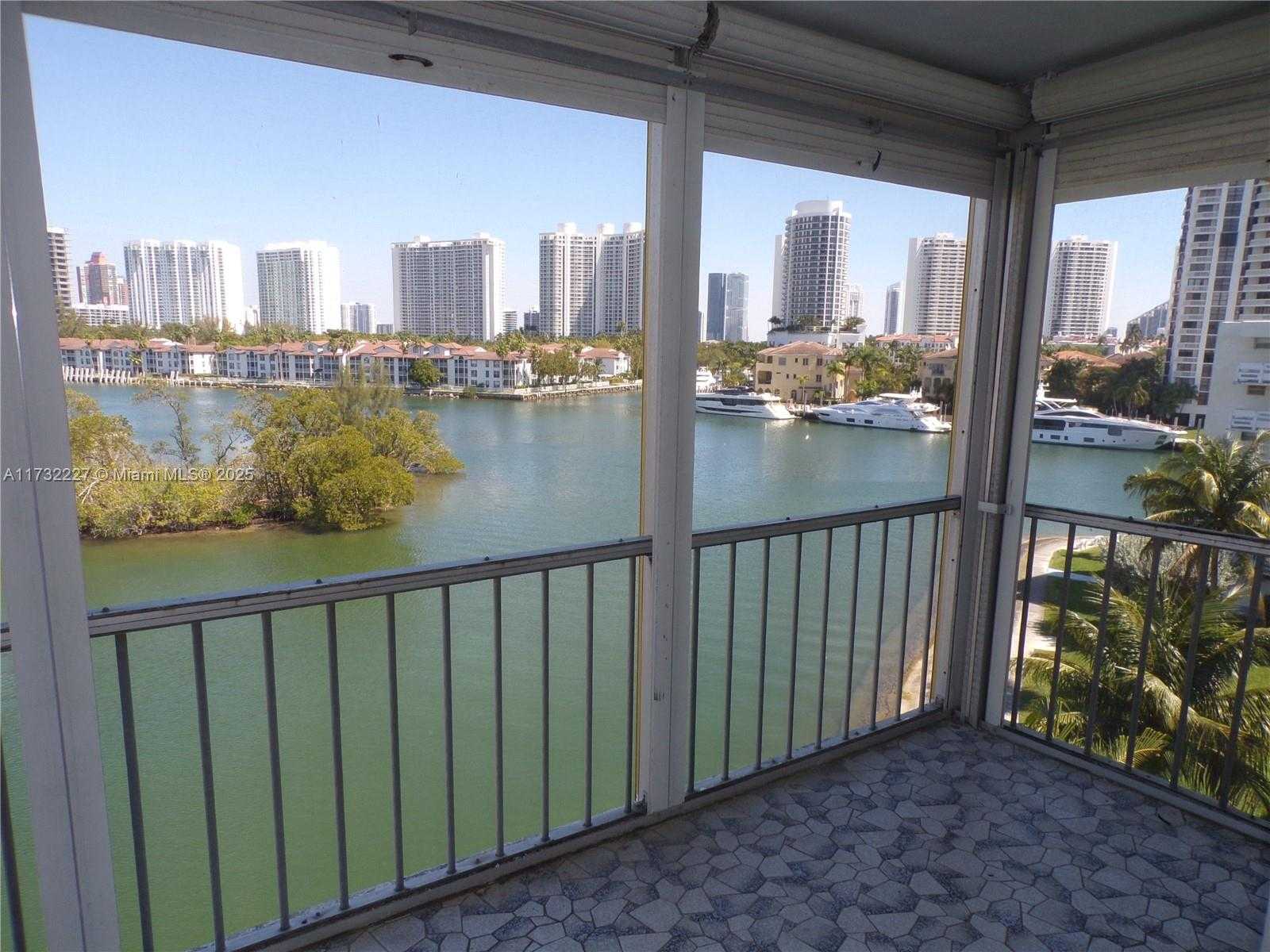 Small Image of 3030 MARCOS DR #T601, Aventura Number 6