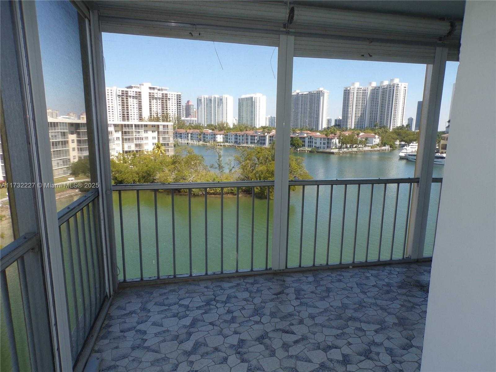 Small Image of 3030 MARCOS DR #T601, Aventura Number 9