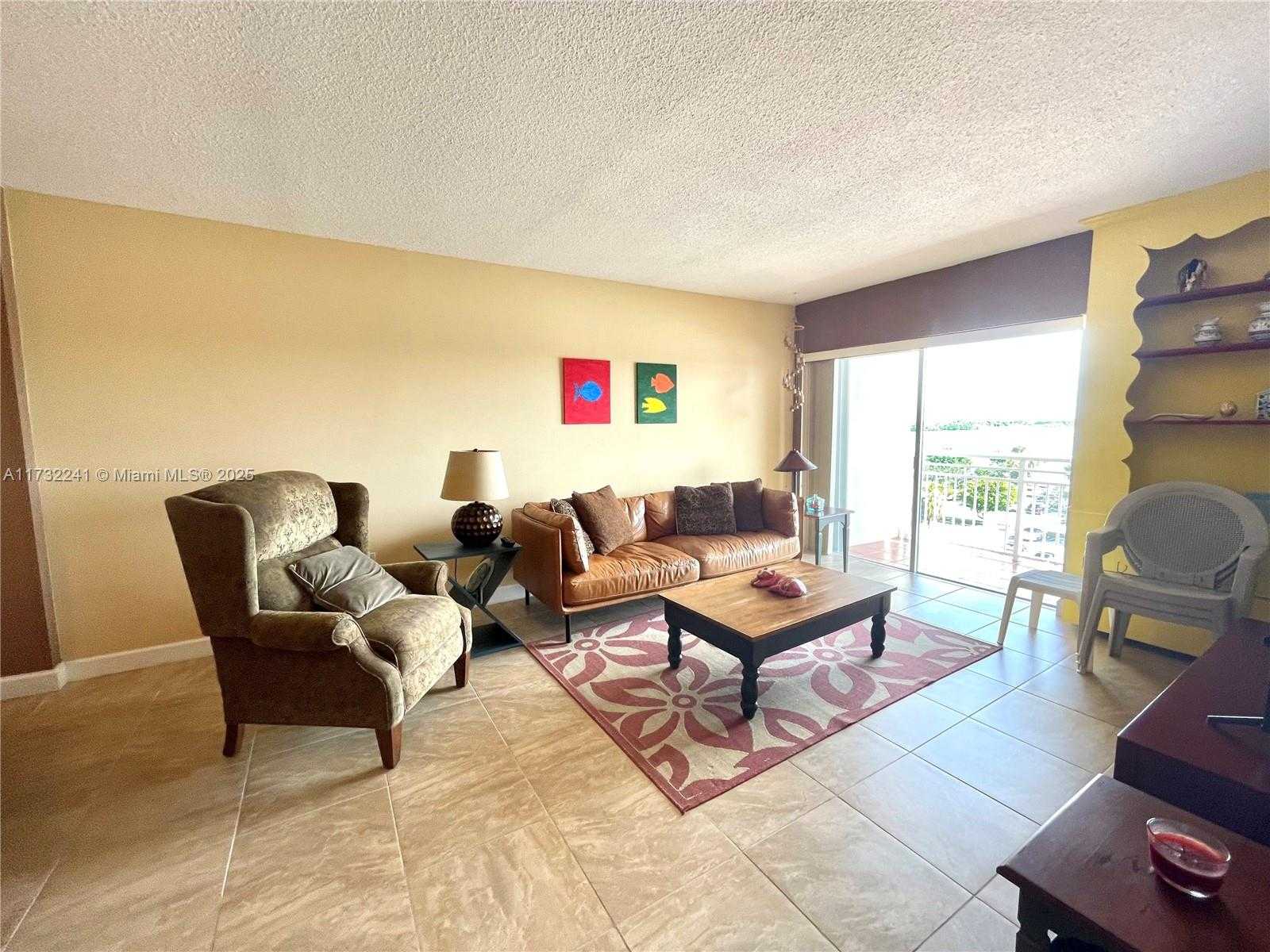 Small Image of 400 KINGS POINT DR #510, Sunny Isles Beach Number 10
