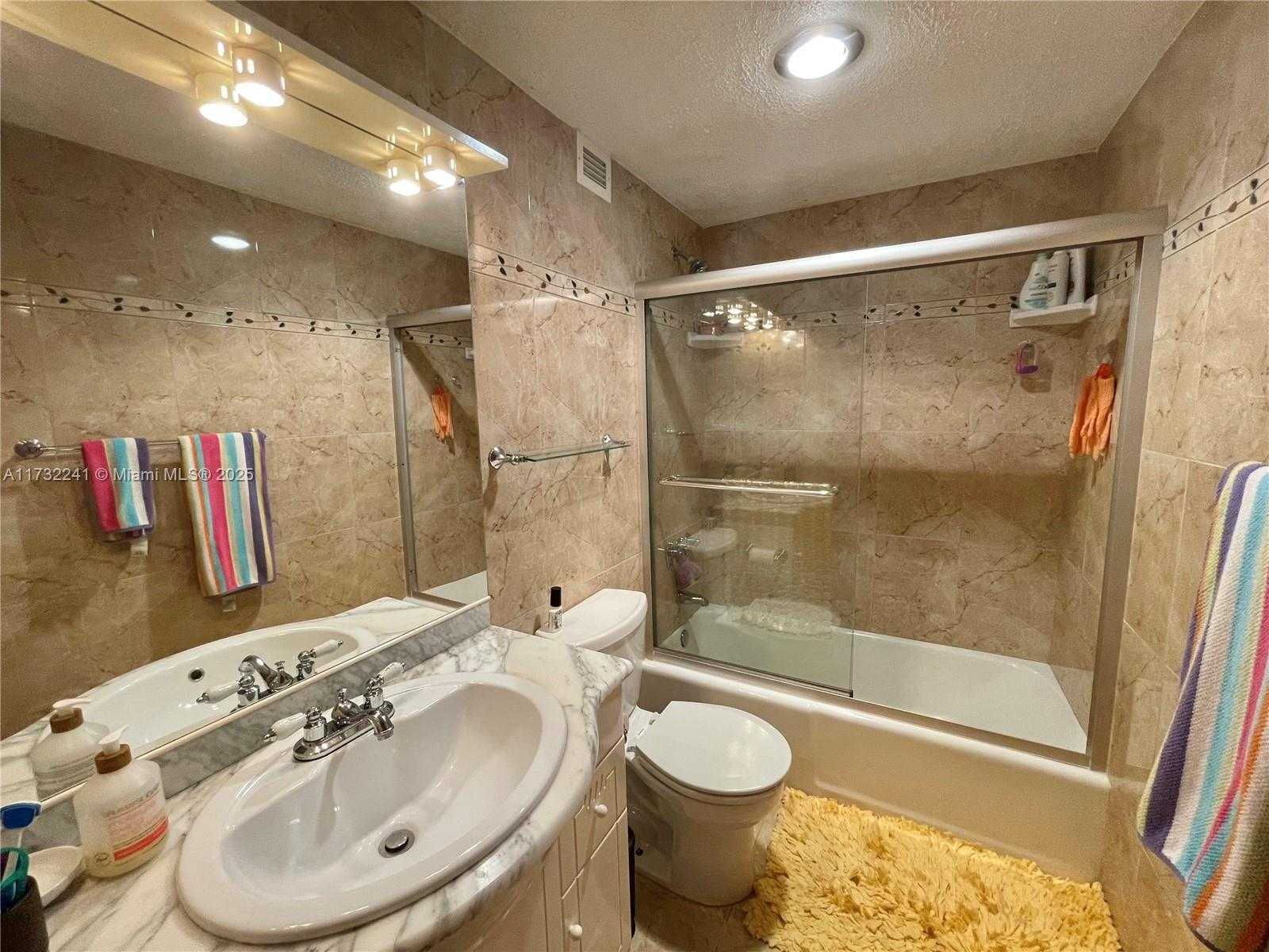 Small Image of 400 KINGS POINT DR #510, Sunny Isles Beach Number 14