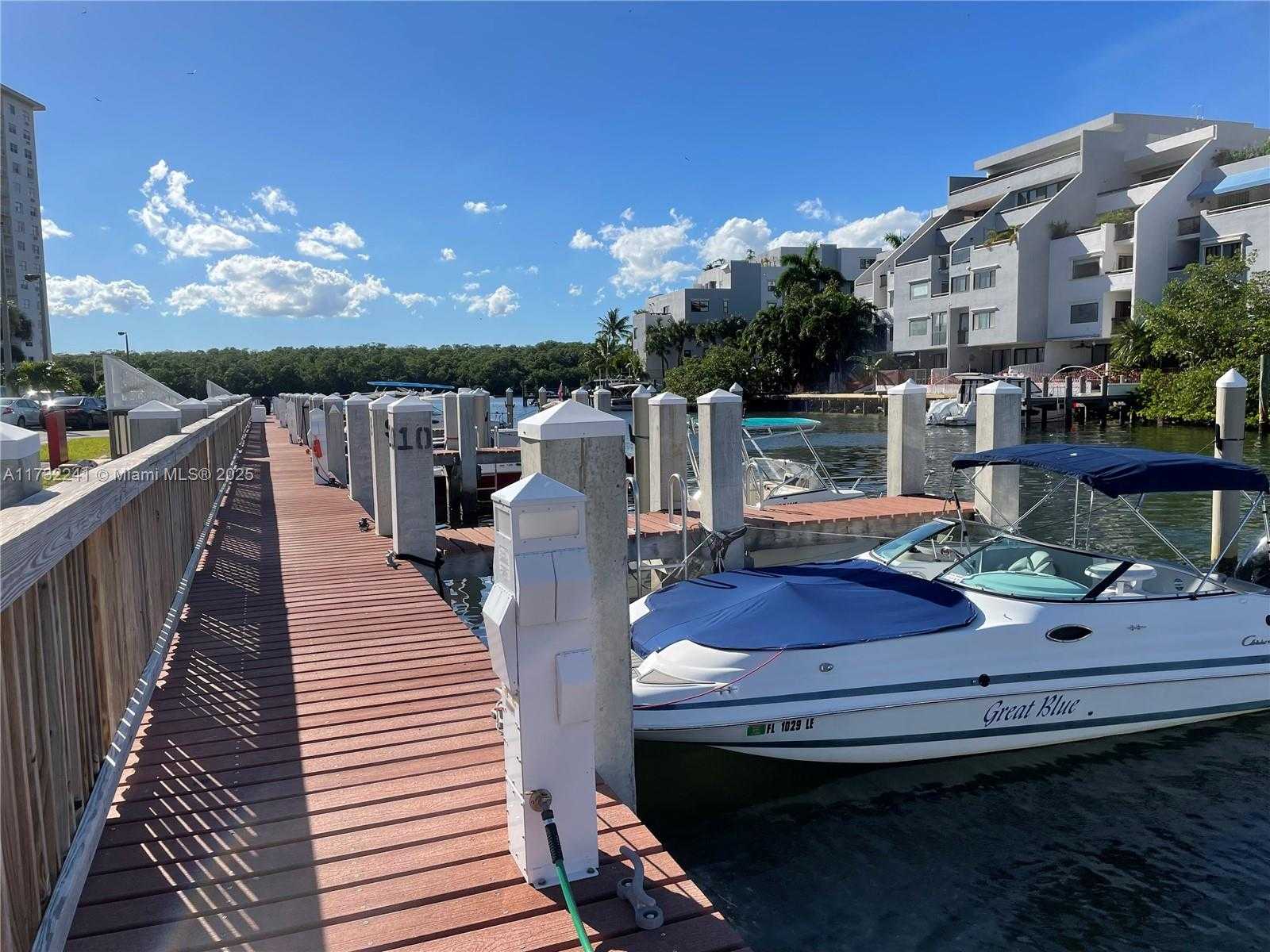 Small Image of 400 KINGS POINT DR #510, Sunny Isles Beach Number 21
