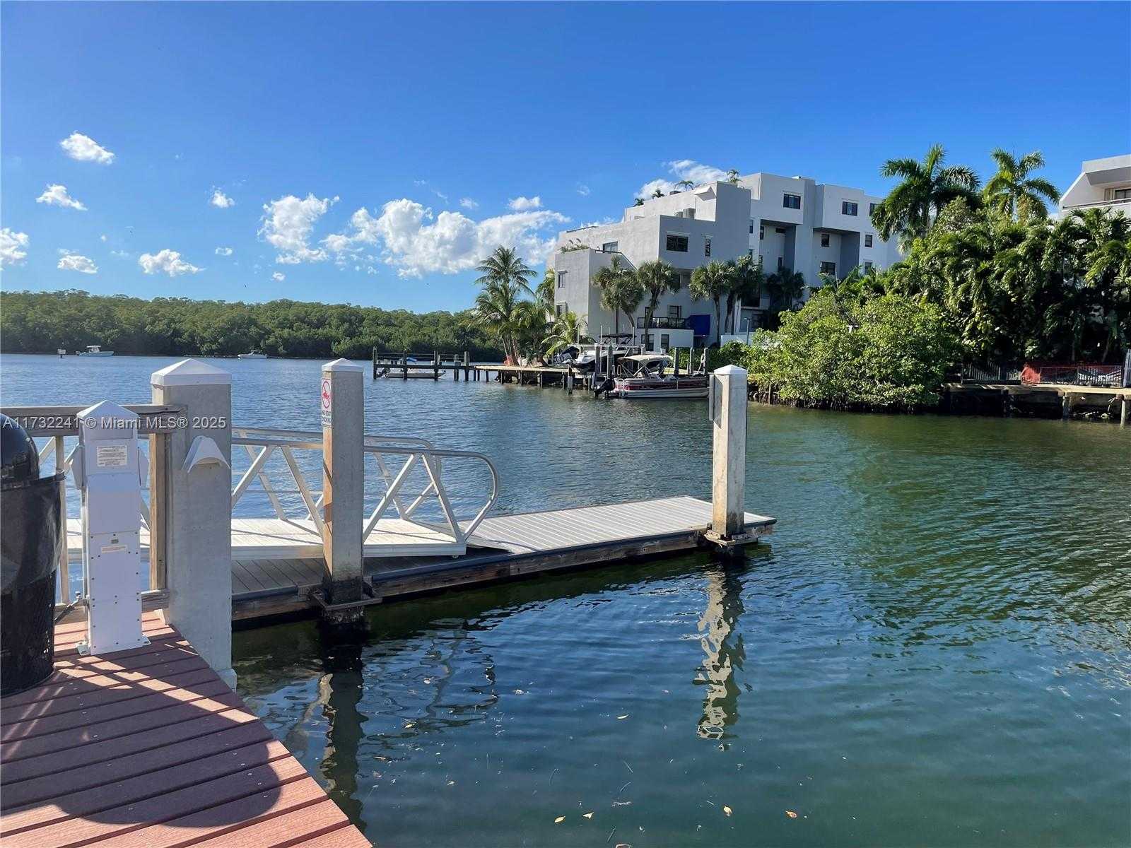 Small Image of 400 KINGS POINT DR #510, Sunny Isles Beach Number 22