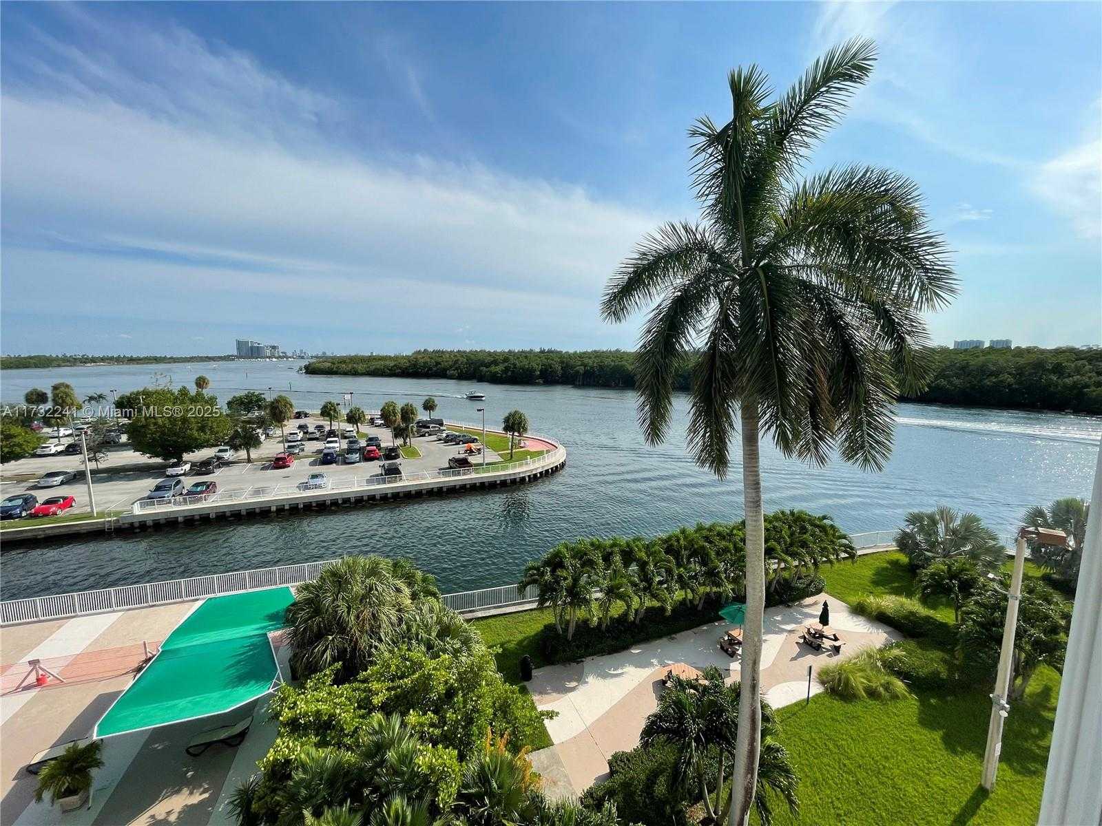 Small Image of 400 KINGS POINT DR #510, Sunny Isles Beach Number 3