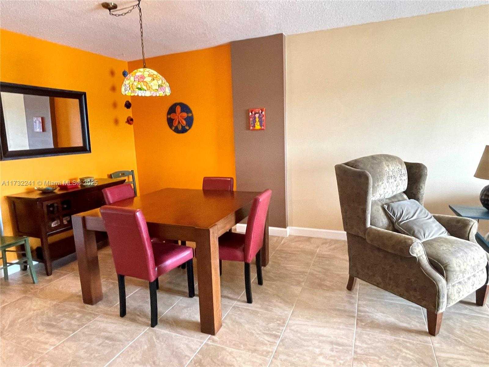 Small Image of 400 KINGS POINT DR #510, Sunny Isles Beach Number 8