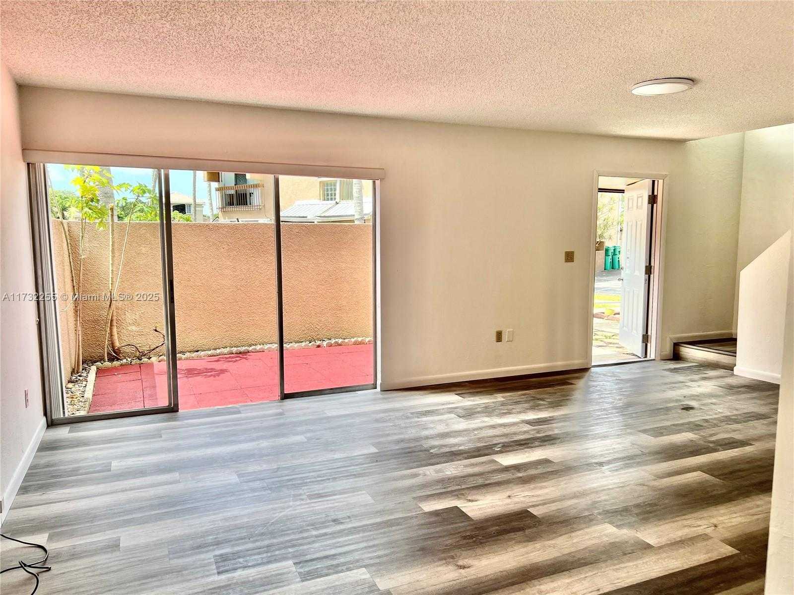 Small Image of 15921 SOUTH WEST 90TH CT #B, Palmetto Bay Number 10