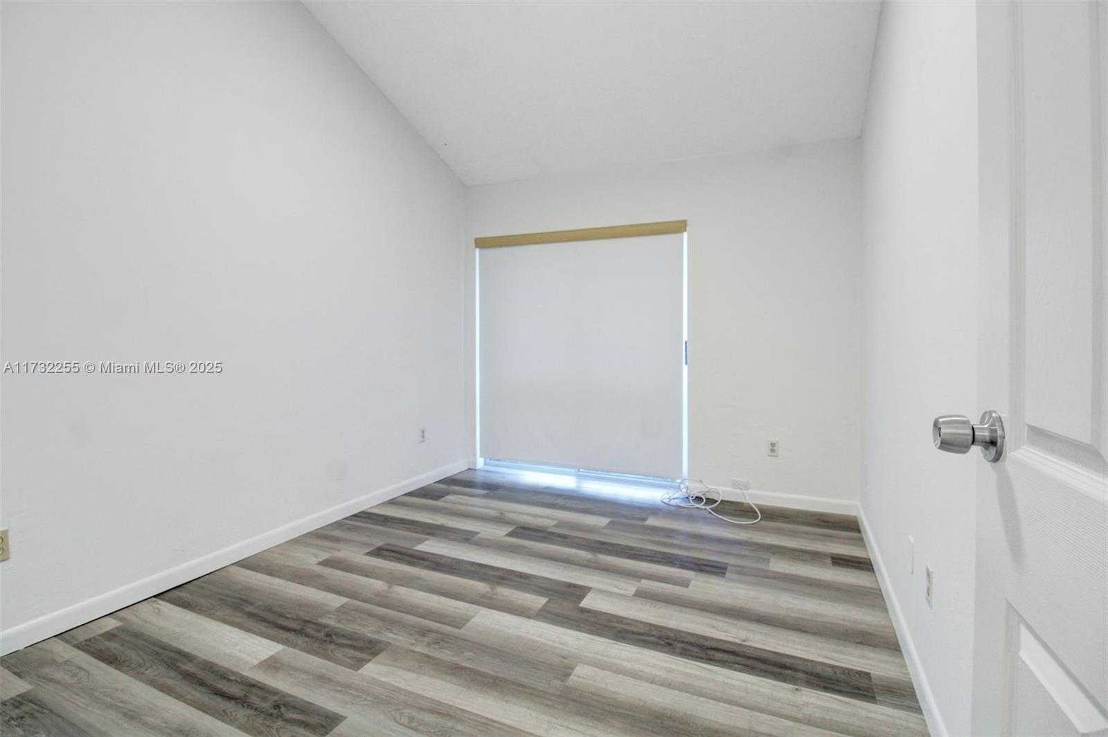 Small Image of 15921 SOUTH WEST 90TH CT #B, Palmetto Bay Number 19
