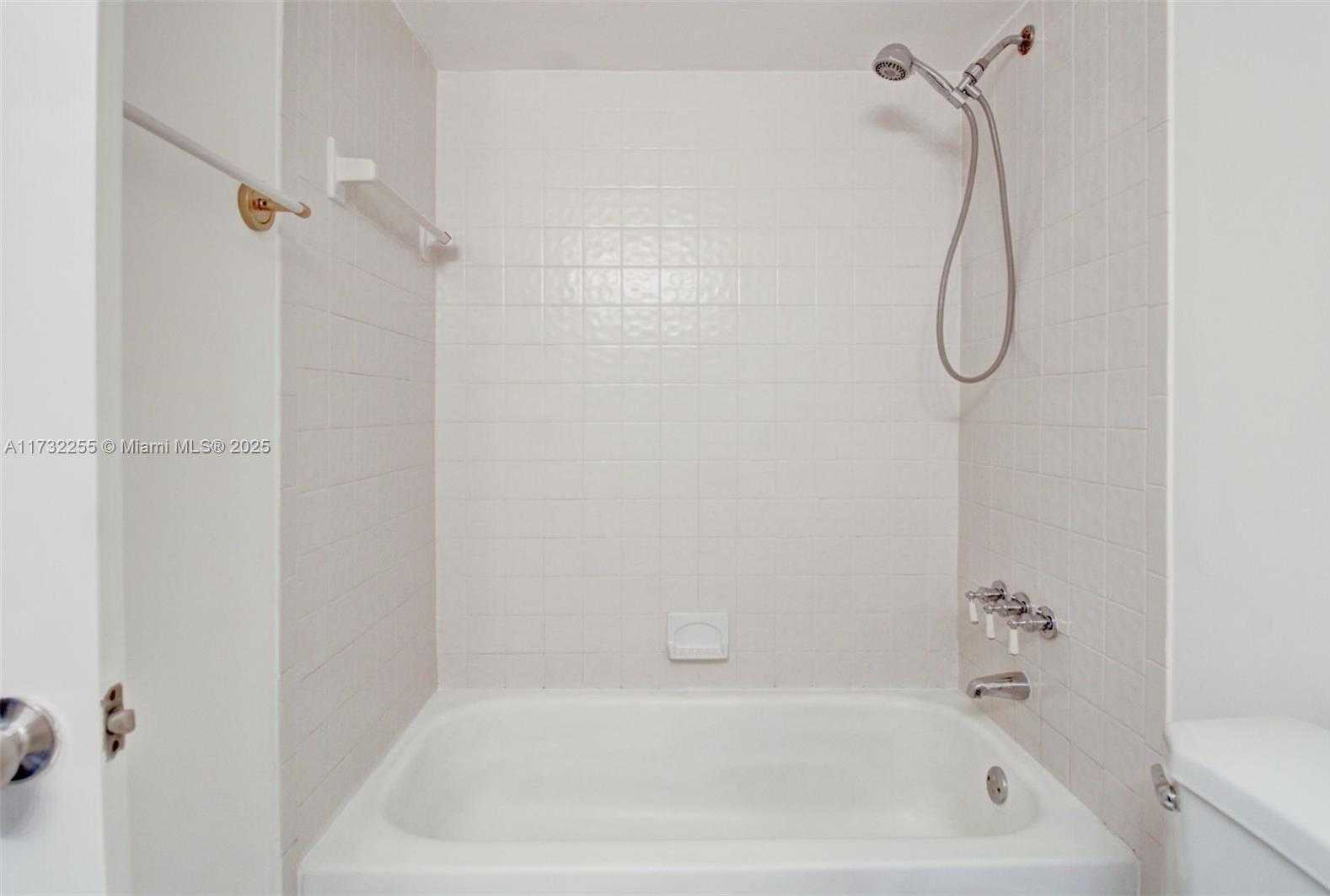 Small Image of 15921 SOUTH WEST 90TH CT #B, Palmetto Bay Number 20