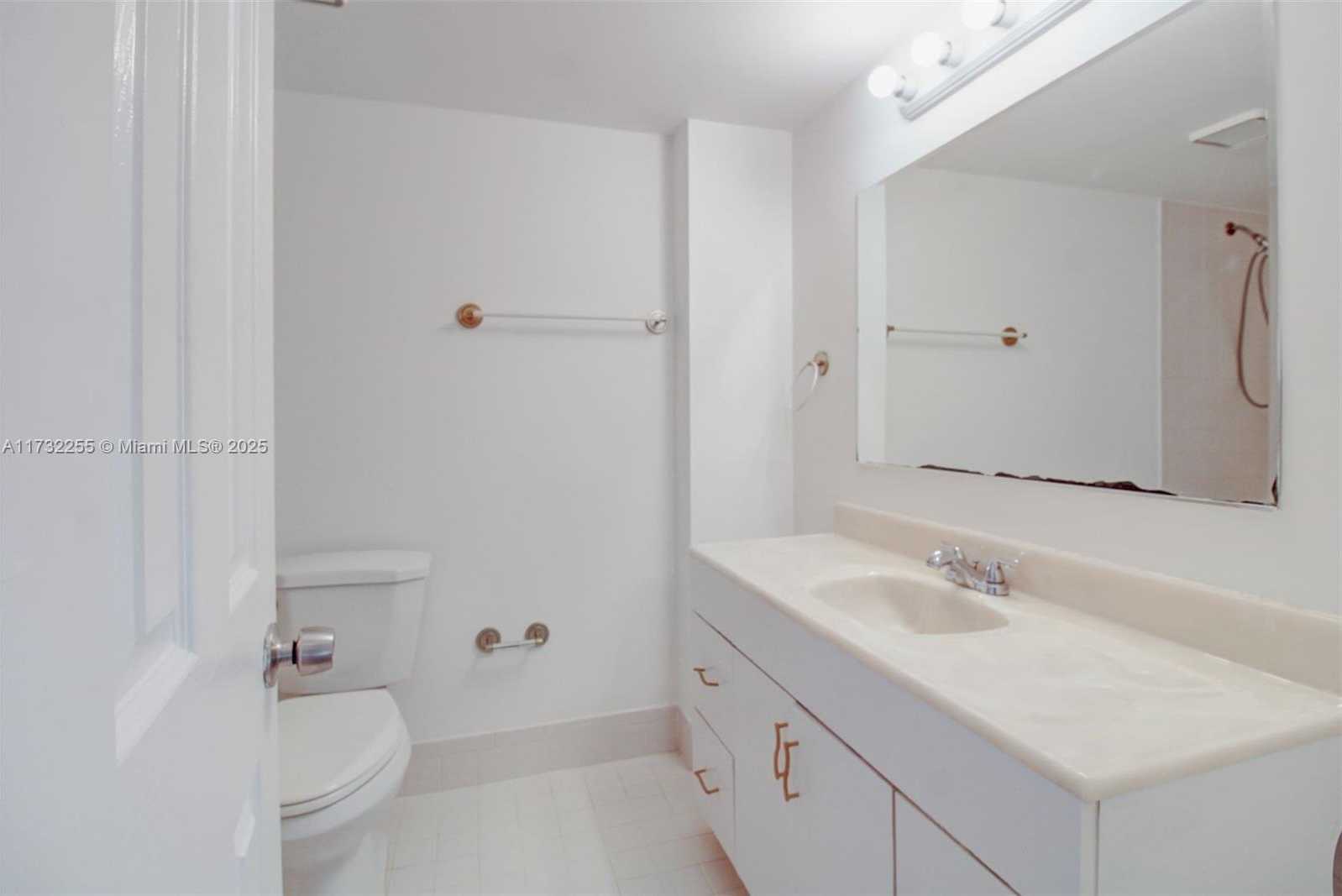 Small Image of 15921 SOUTH WEST 90TH CT #B, Palmetto Bay Number 21