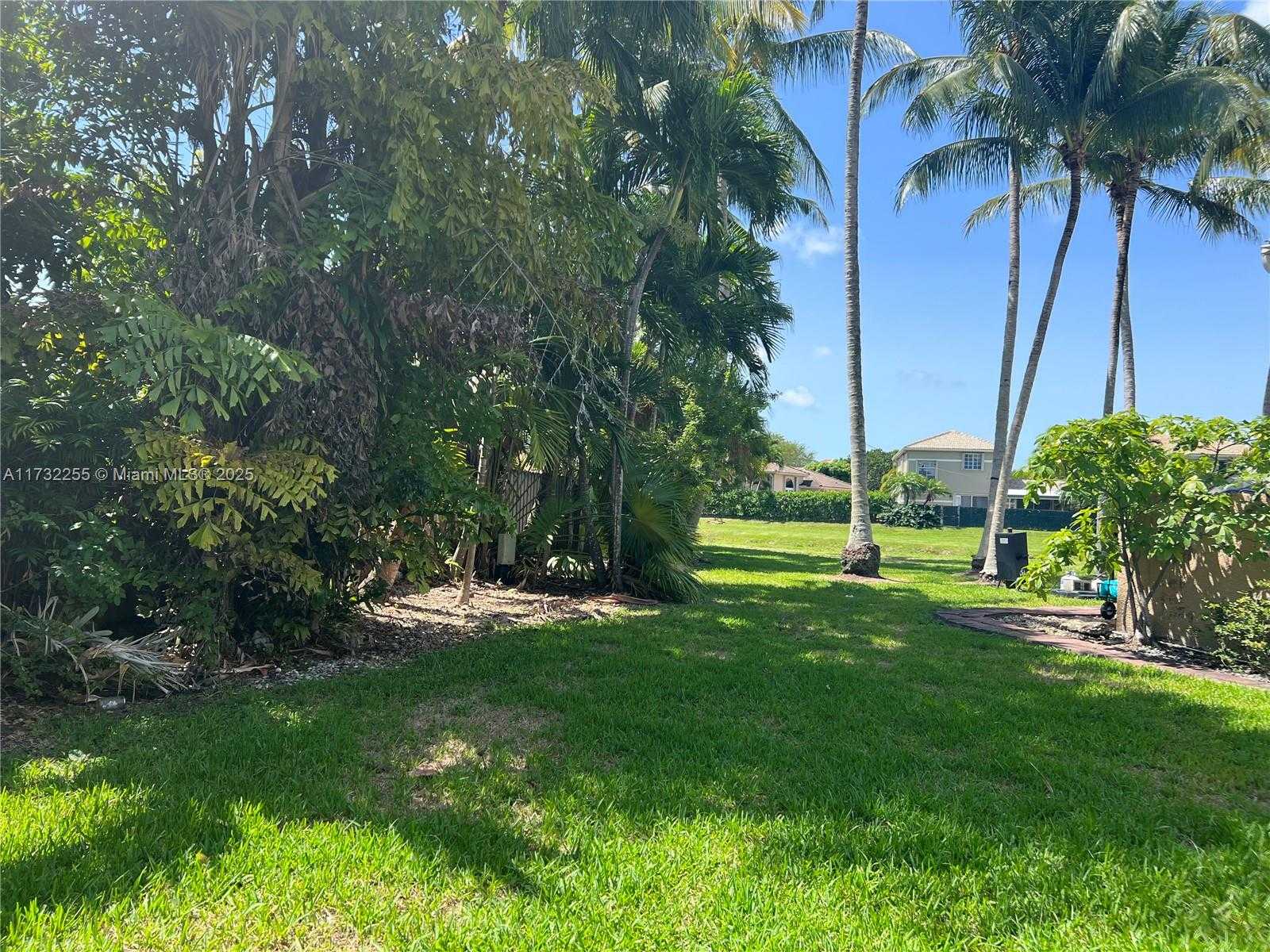 Small Image of 15921 SOUTH WEST 90TH CT #B, Palmetto Bay Number 24