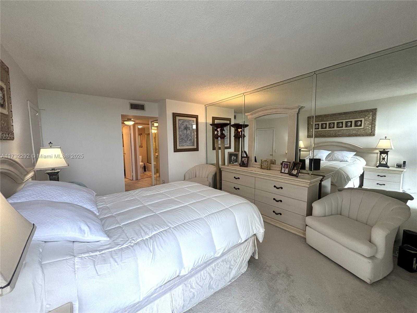 Small Image of 20379 WEST COUNTRY CLUB DR #2135, Aventura Number 16