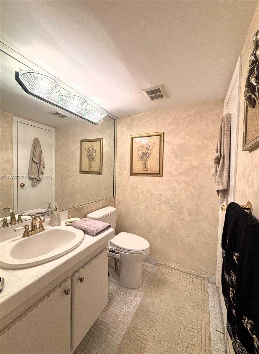 Small Image of 20379 WEST COUNTRY CLUB DR #2135, Aventura Number 19