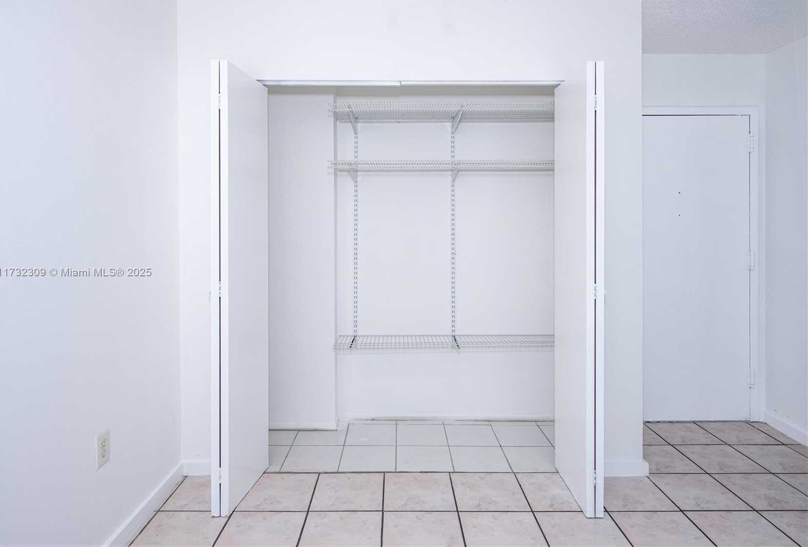 Small Image of 16950 WEST DIXIE HWY #B320, North Miami Beach Number 11