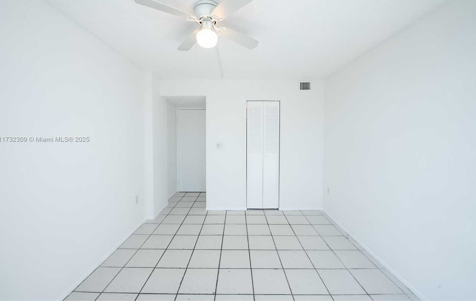 Small Image of 16950 WEST DIXIE HWY #B320, North Miami Beach Number 15