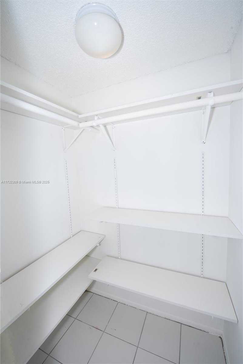Small Image of 16950 WEST DIXIE HWY #B320, North Miami Beach Number 17