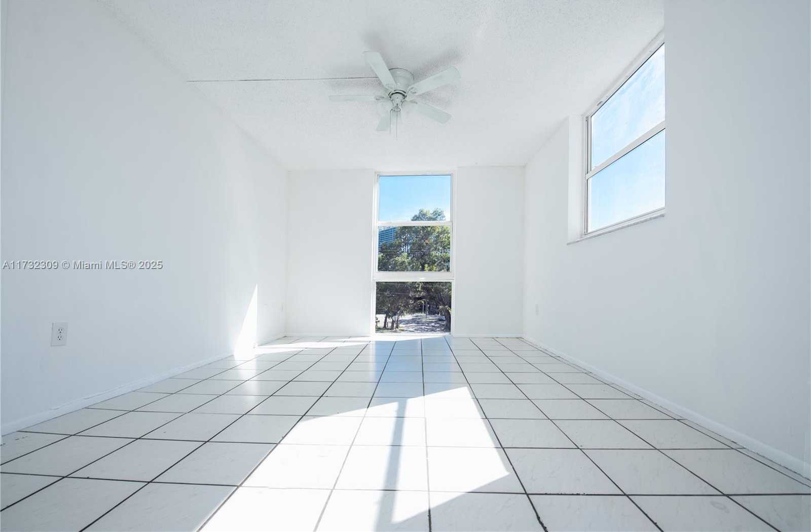 Small Image of 16950 WEST DIXIE HWY #B320, North Miami Beach Number 18